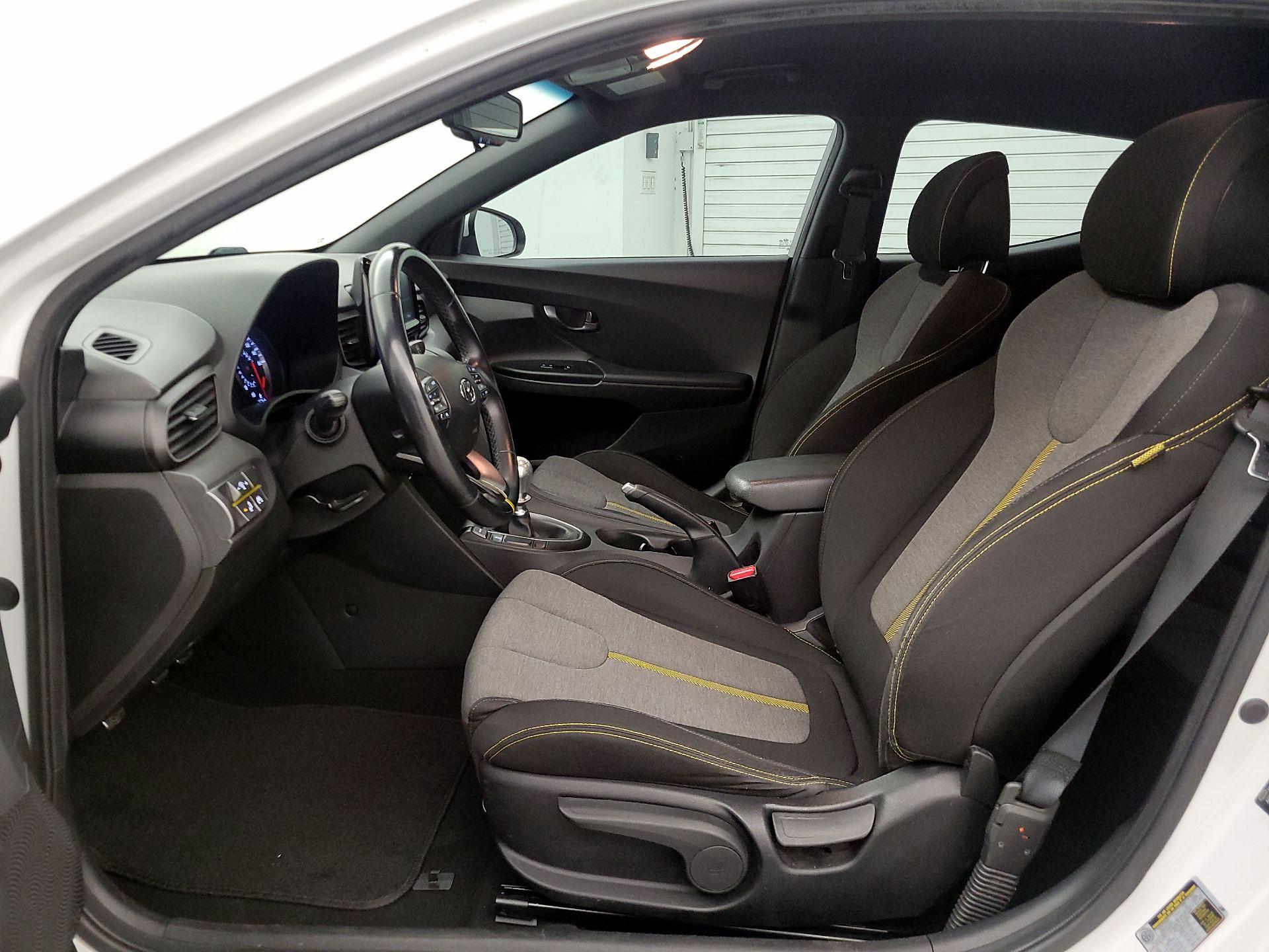 Thumbnail: 2020 Hyundai Veloster - 11