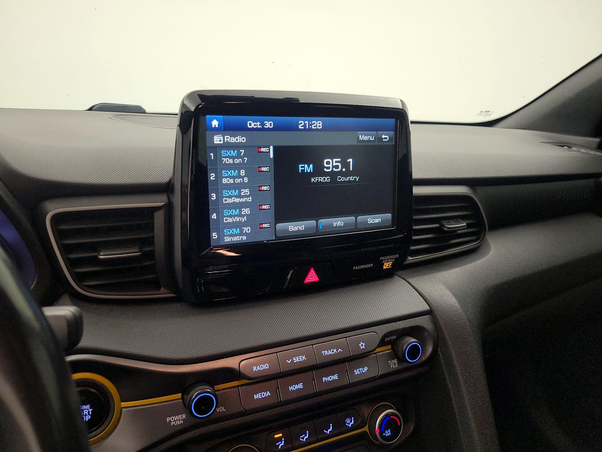 Thumbnail: 2020 Hyundai Veloster - 15