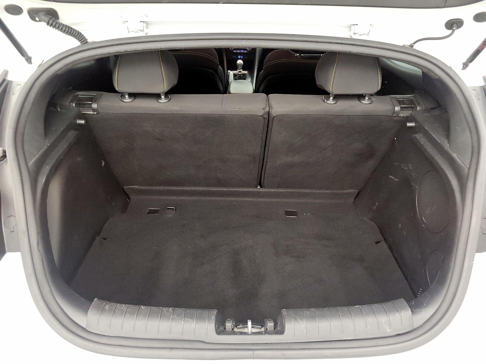 Thumbnail: 2020 Hyundai Veloster - 20