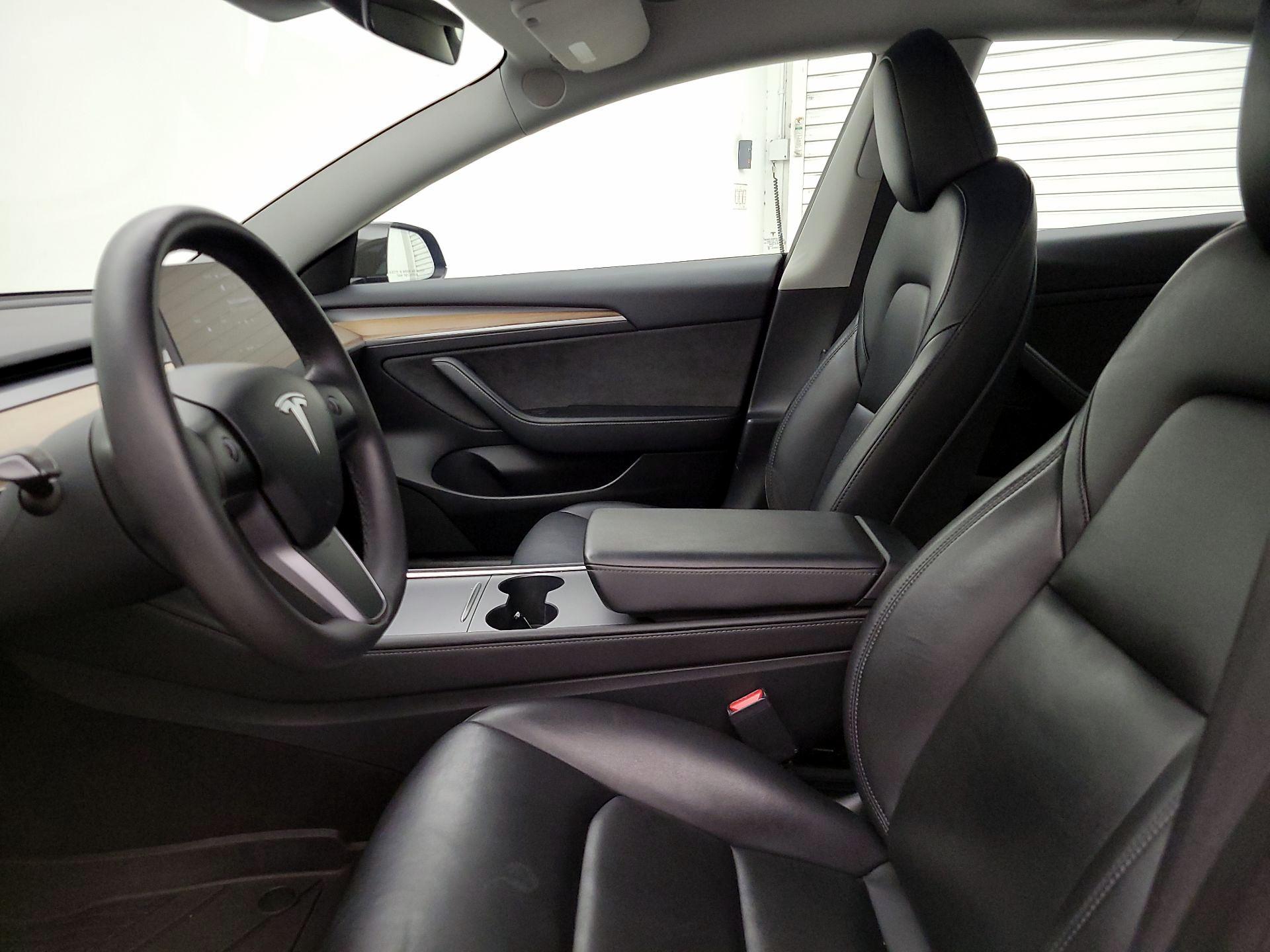 Thumbnail: 2023 Tesla Model 3 - 11