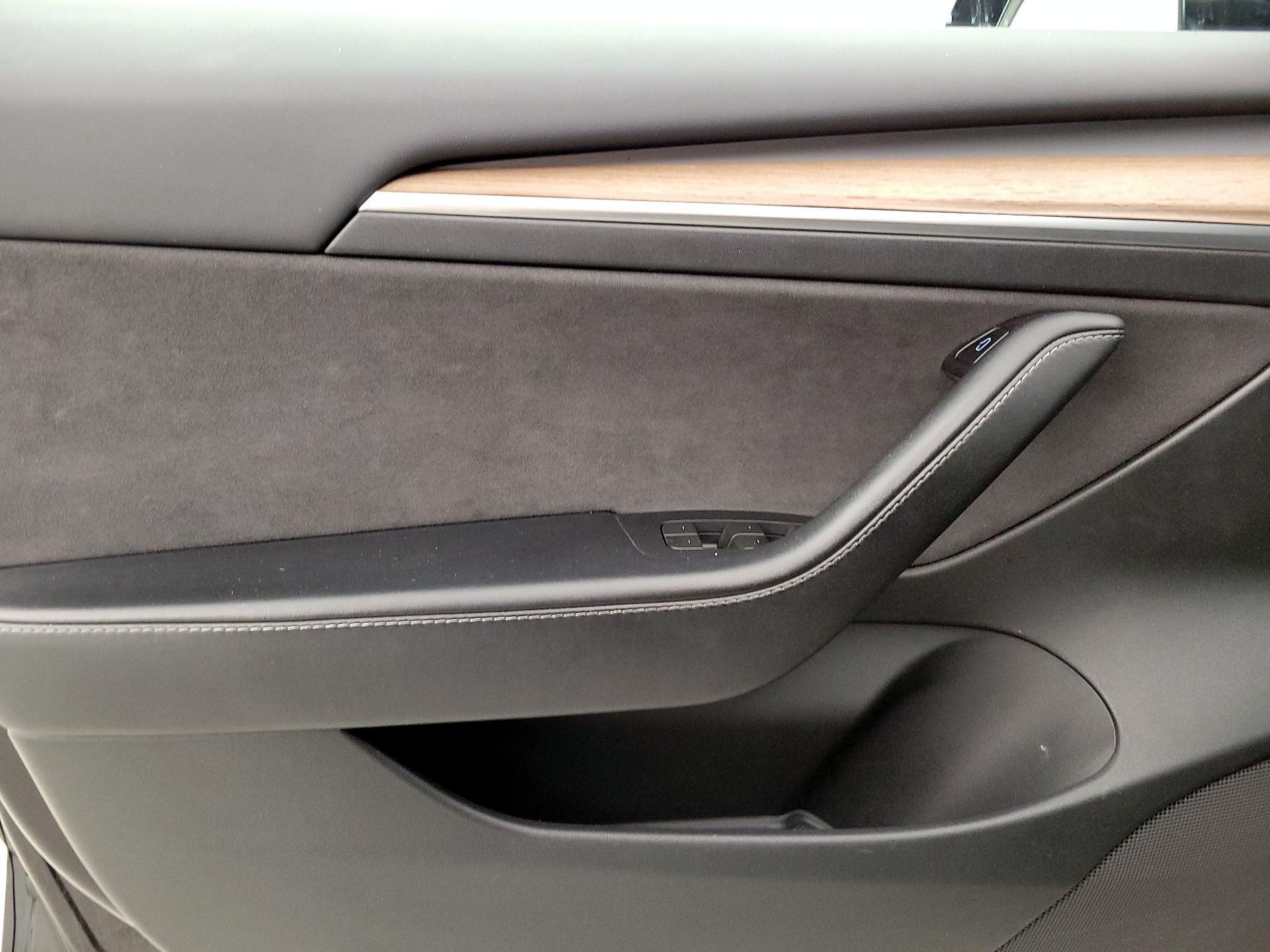 Thumbnail: 2023 Tesla Model 3 - 12