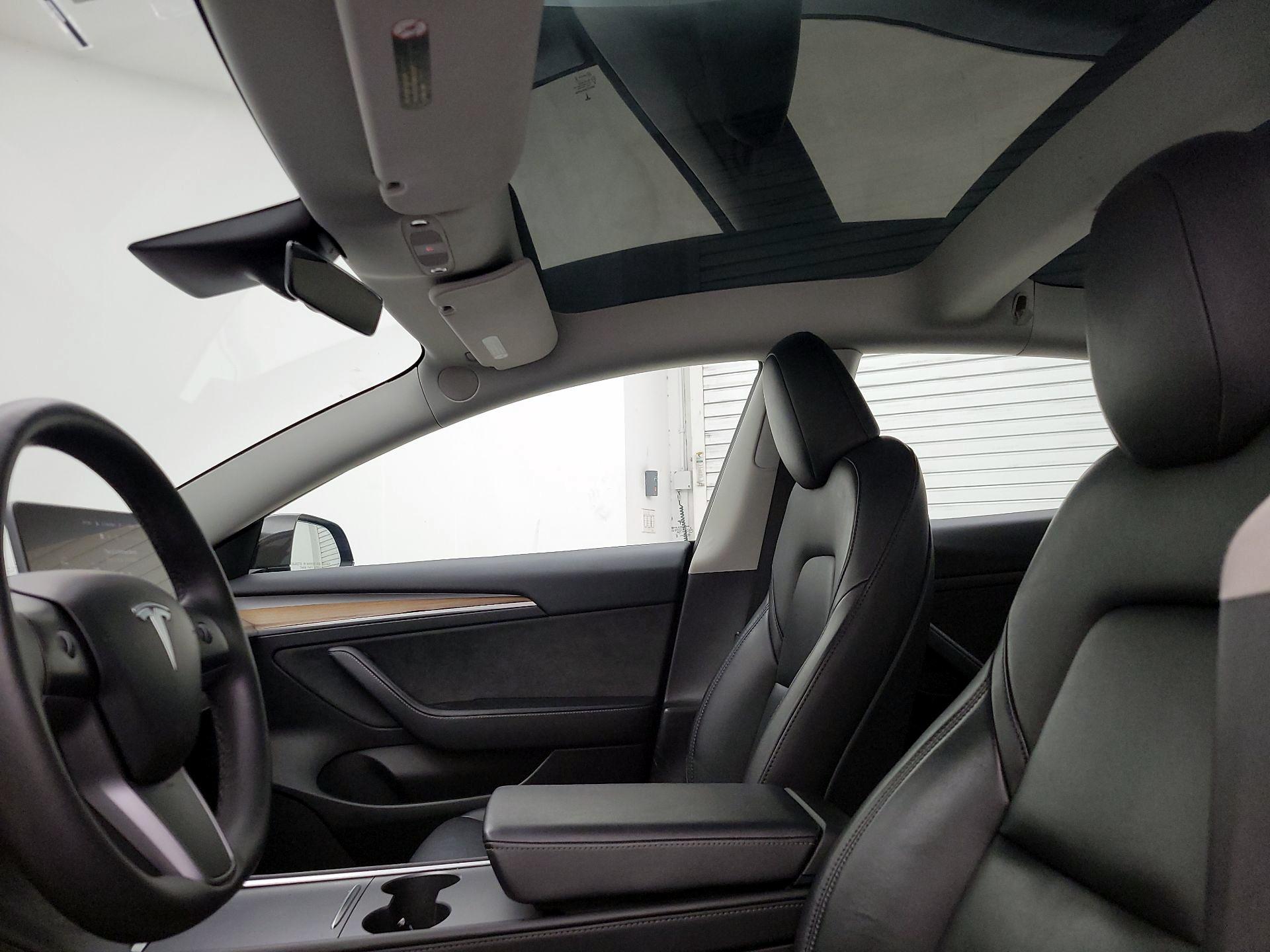 Thumbnail: 2023 Tesla Model 3 - 17