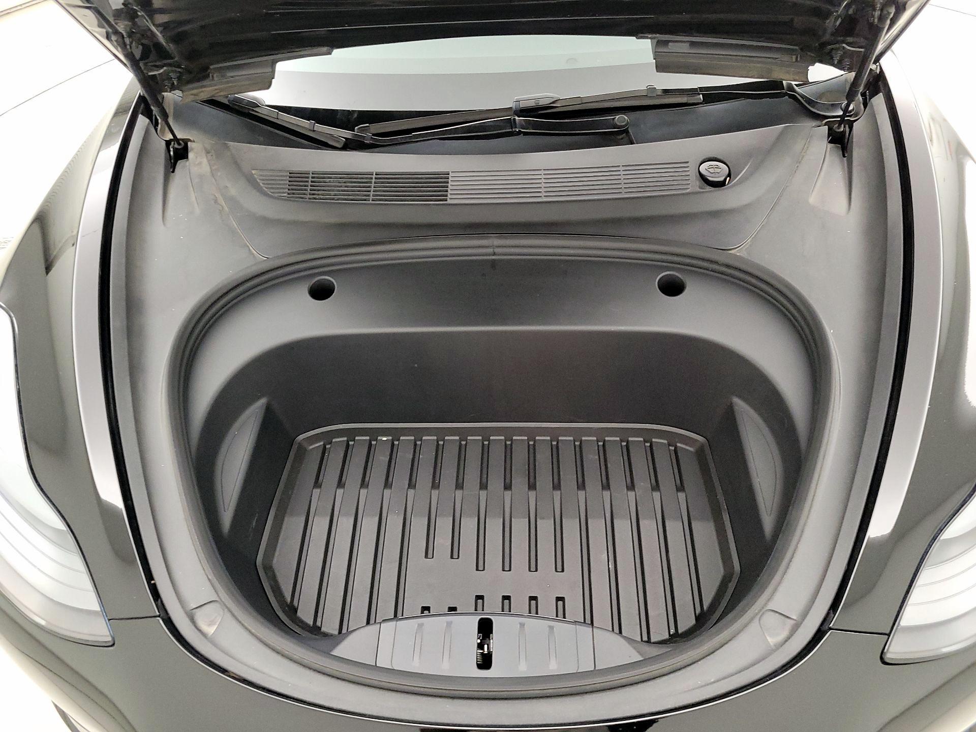 Thumbnail: 2023 Tesla Model 3 - 20