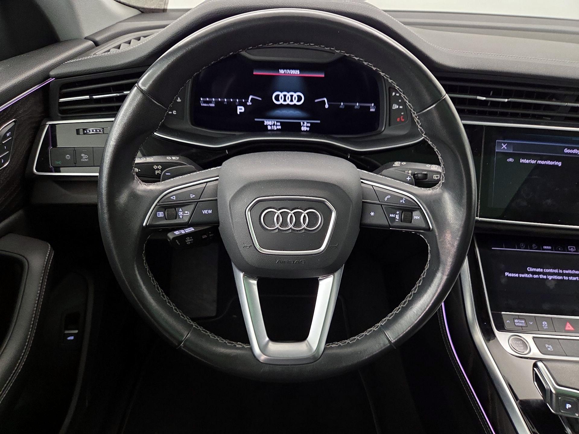 Thumbnail: 2023 Audi Q8 - 10