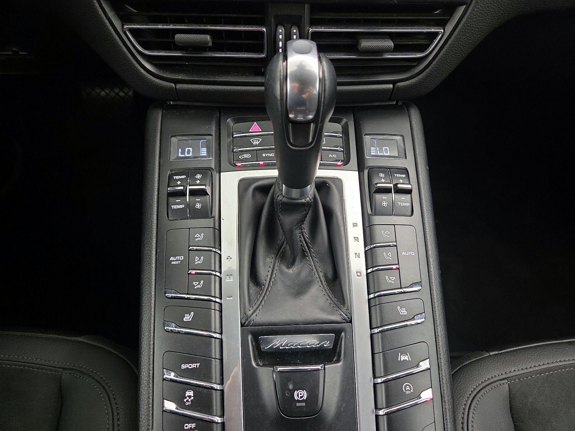 Thumbnail: 2019 Porsche Macan - 18