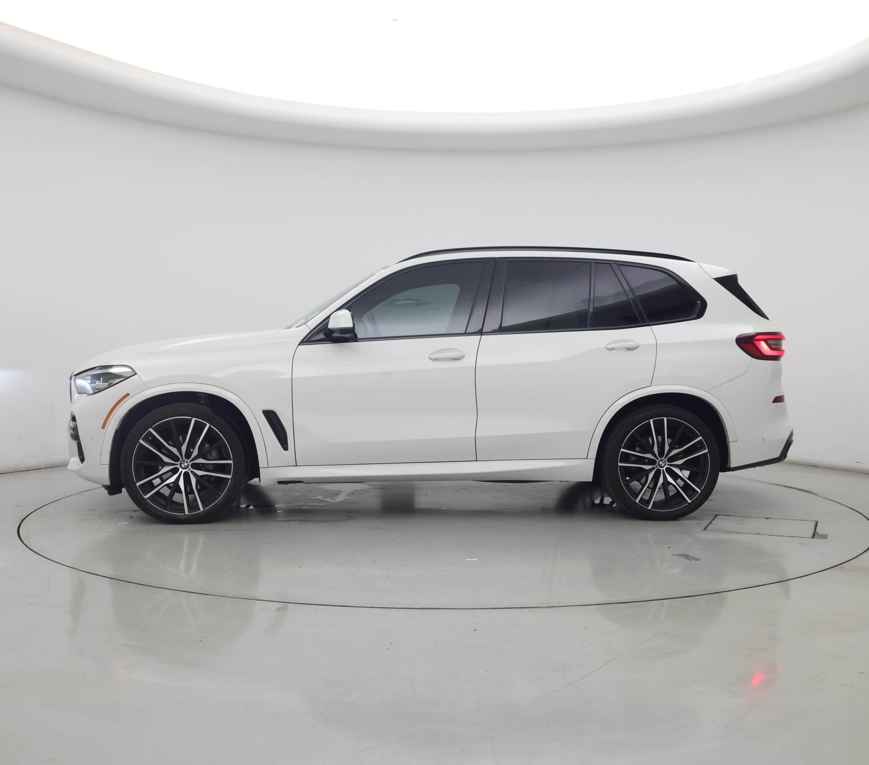 Thumbnail: 2023 BMW X5 - 3