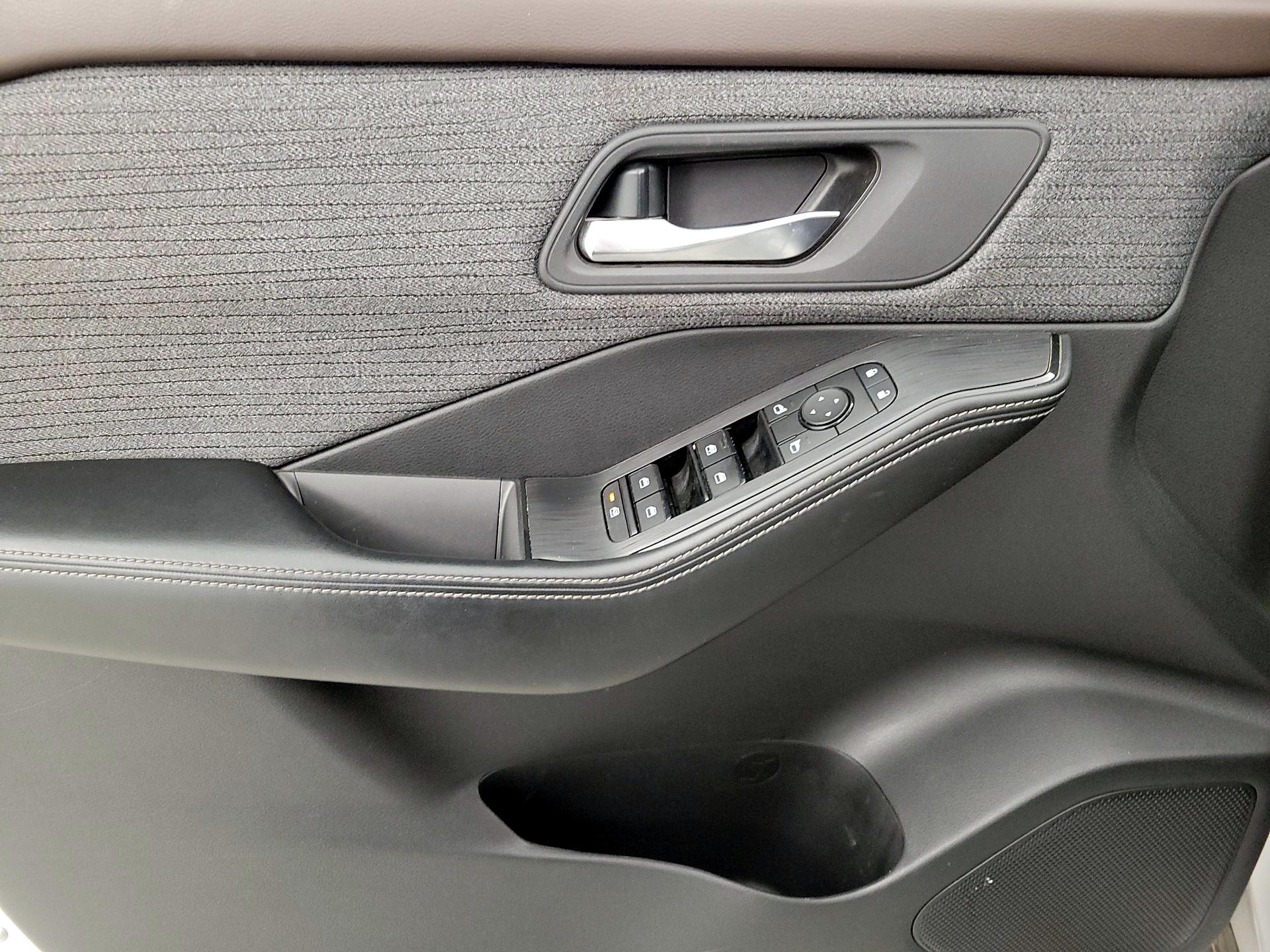 Thumbnail: 2023 Nissan Rogue - 12