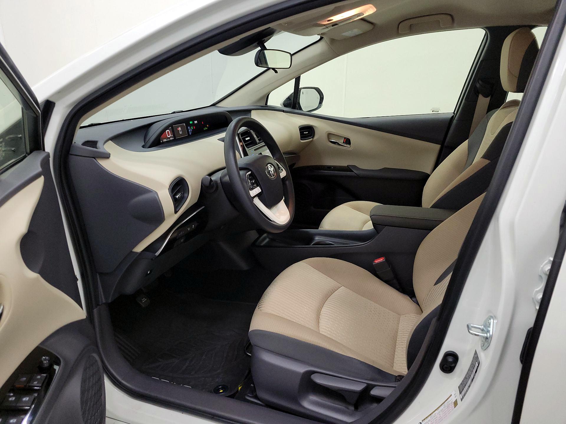 Thumbnail: 2018 Toyota Prius - 11