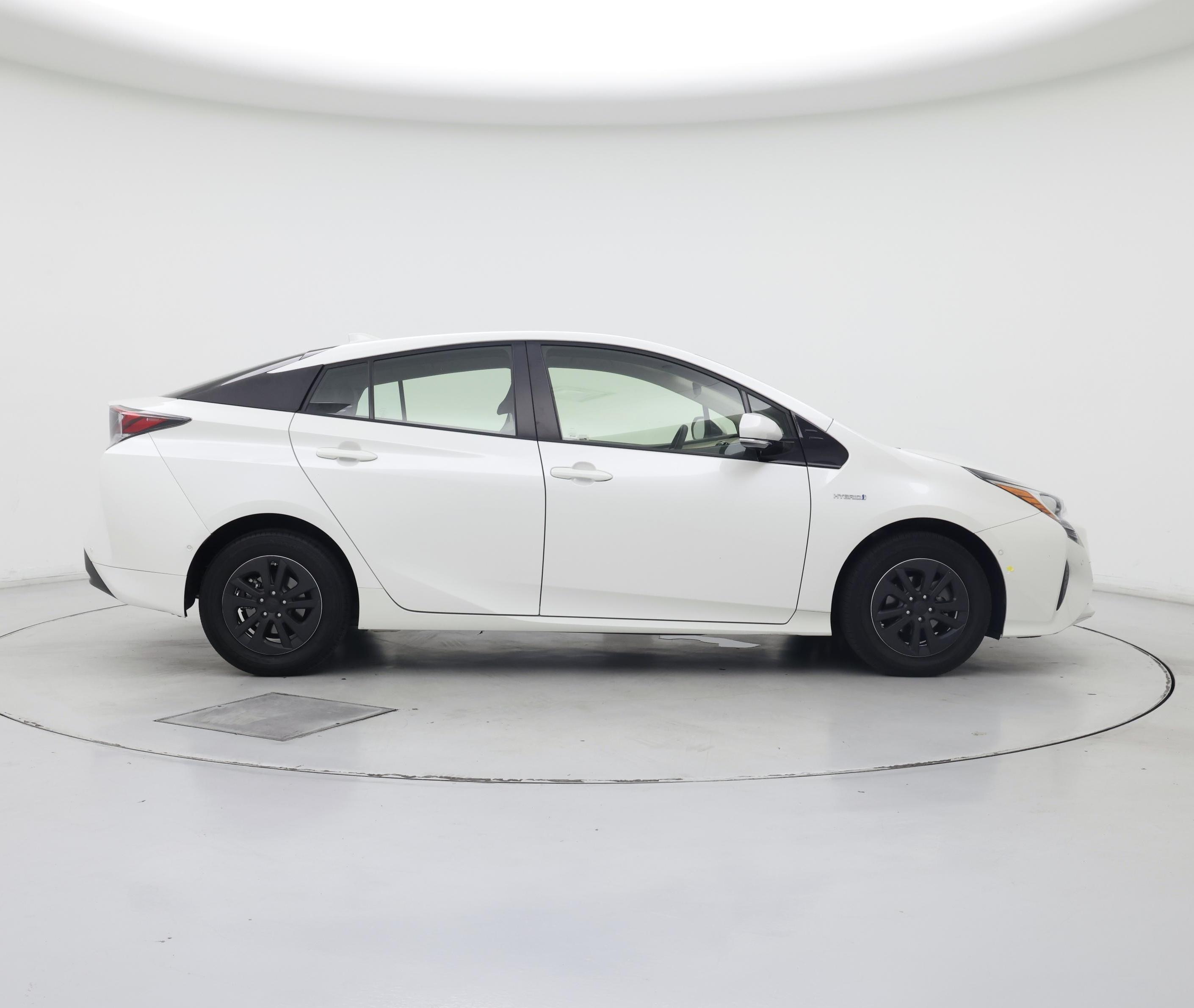 Thumbnail: 2018 Toyota Prius - 7