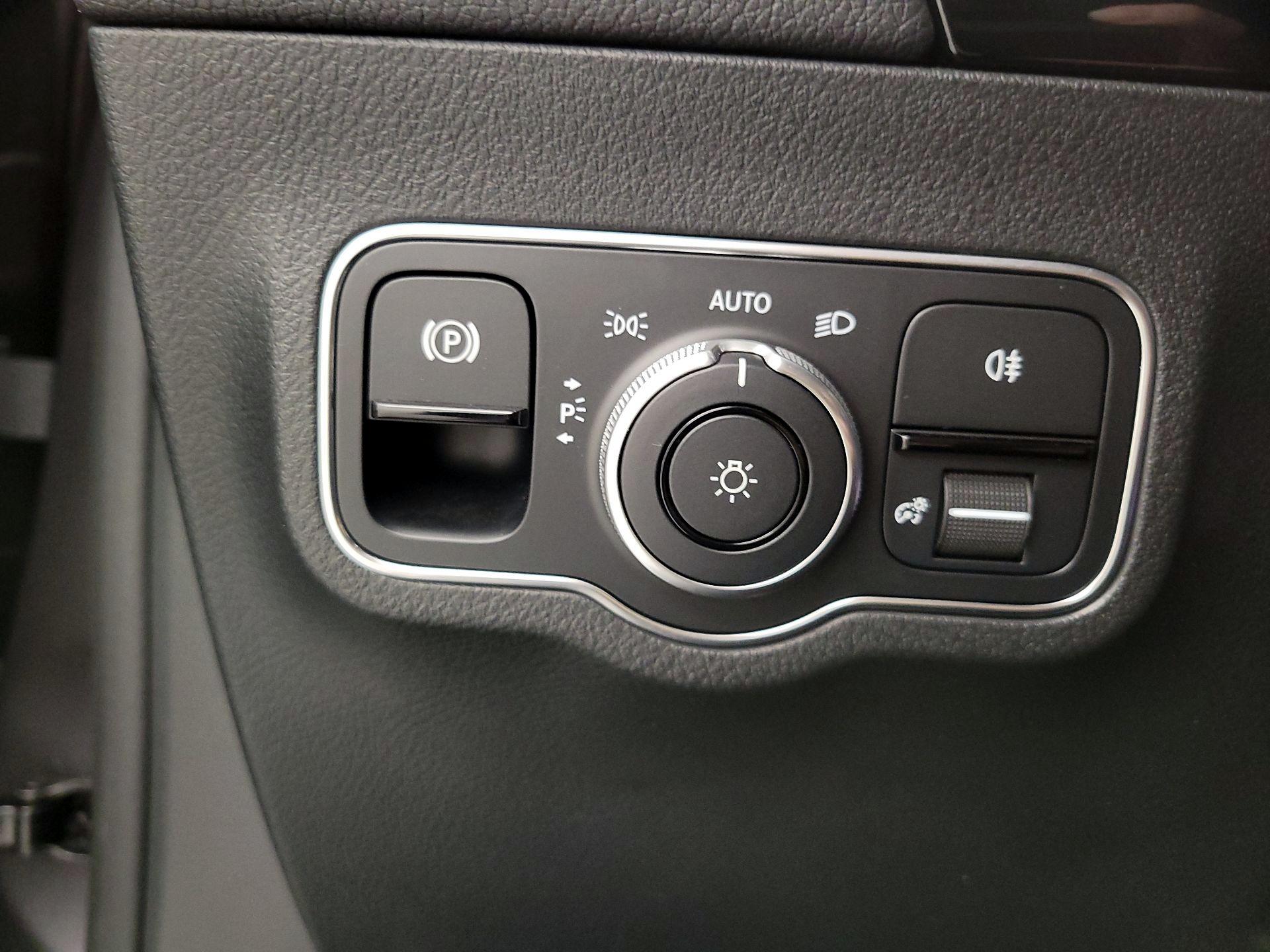 Thumbnail: 2022 Mercedes-Benz GLA - 13