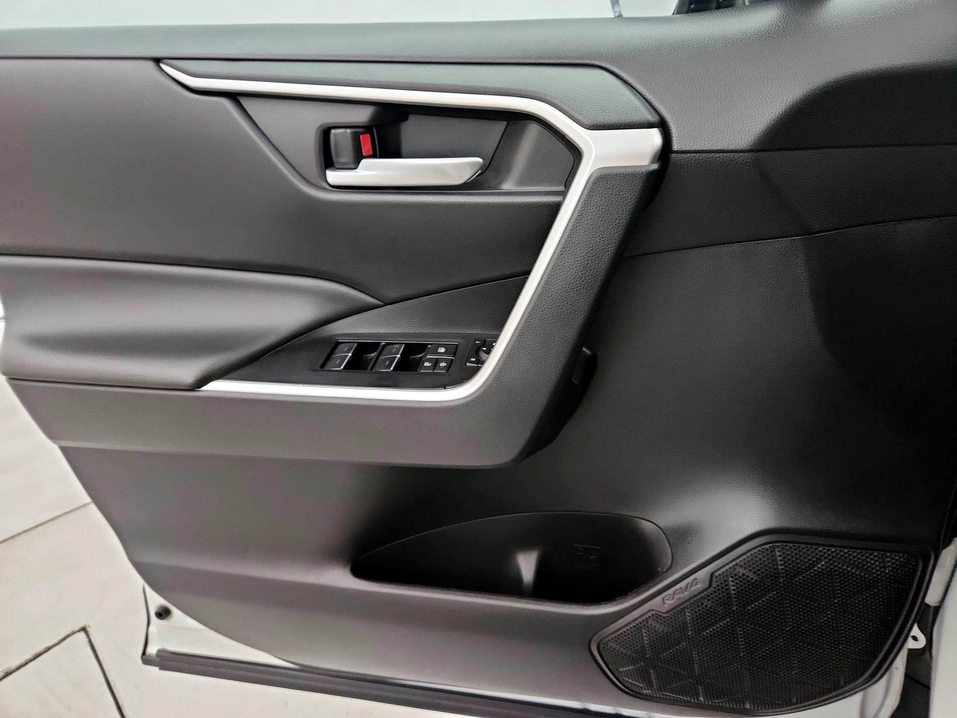 Thumbnail: 2023 Toyota RAV4 - 12