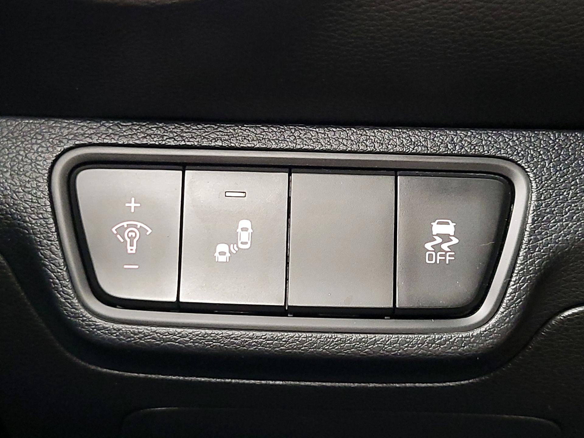 Thumbnail: 2023 Kia Forte - 13