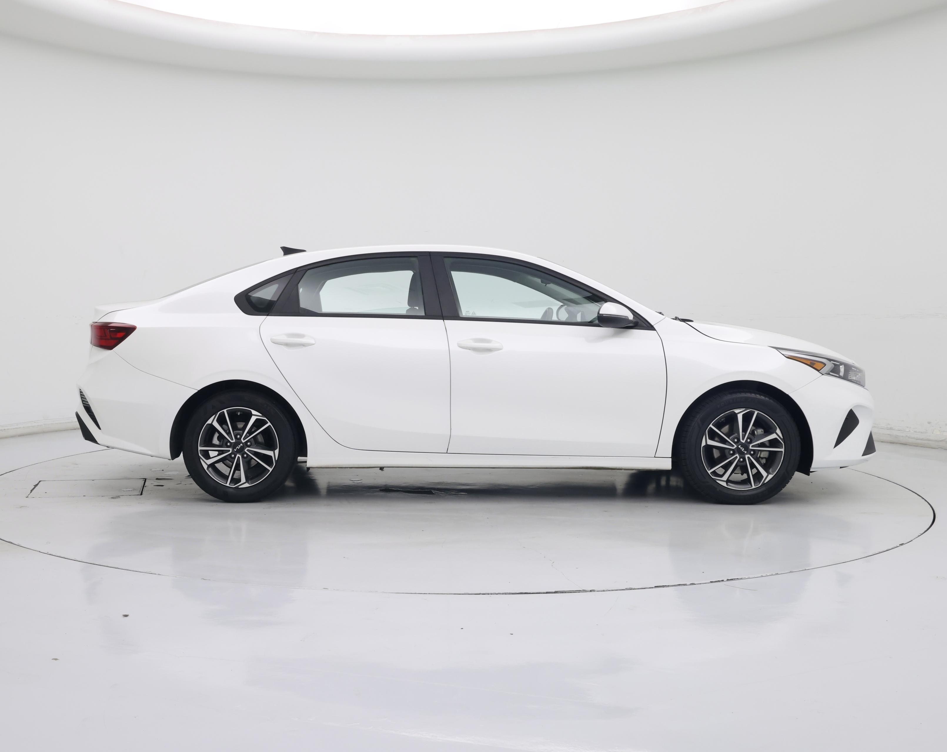 Thumbnail: 2023 Kia Forte - 7