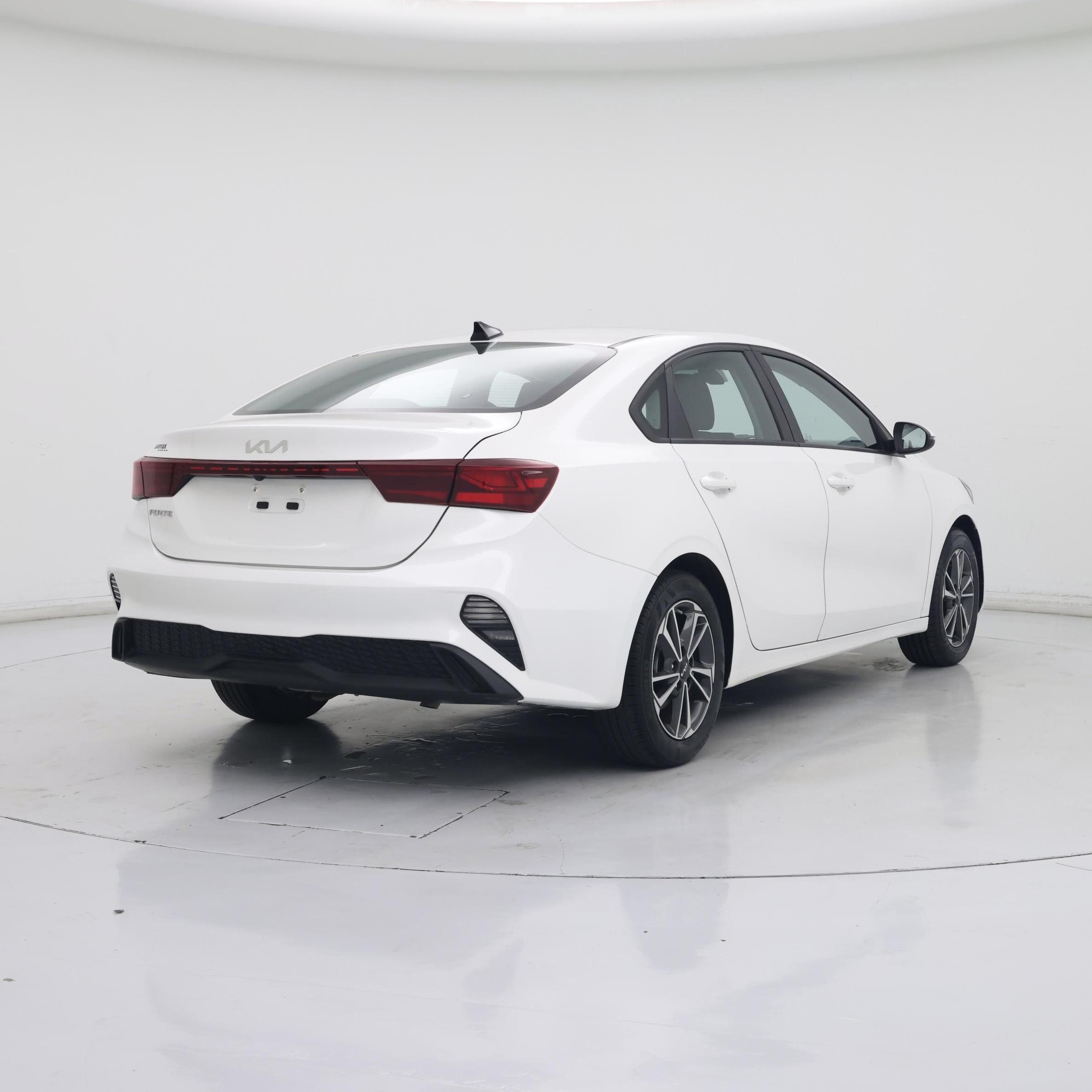 Thumbnail: 2023 Kia Forte - 8