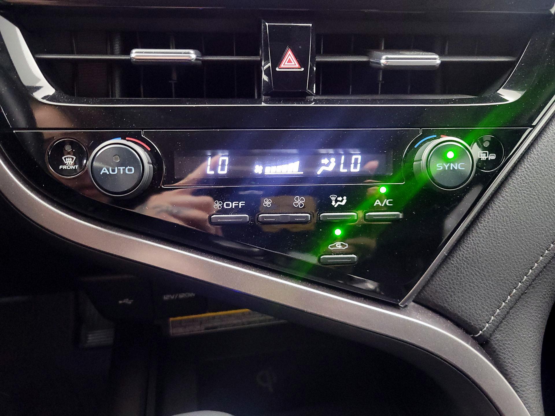 Thumbnail: 2021 Toyota Camry - 16