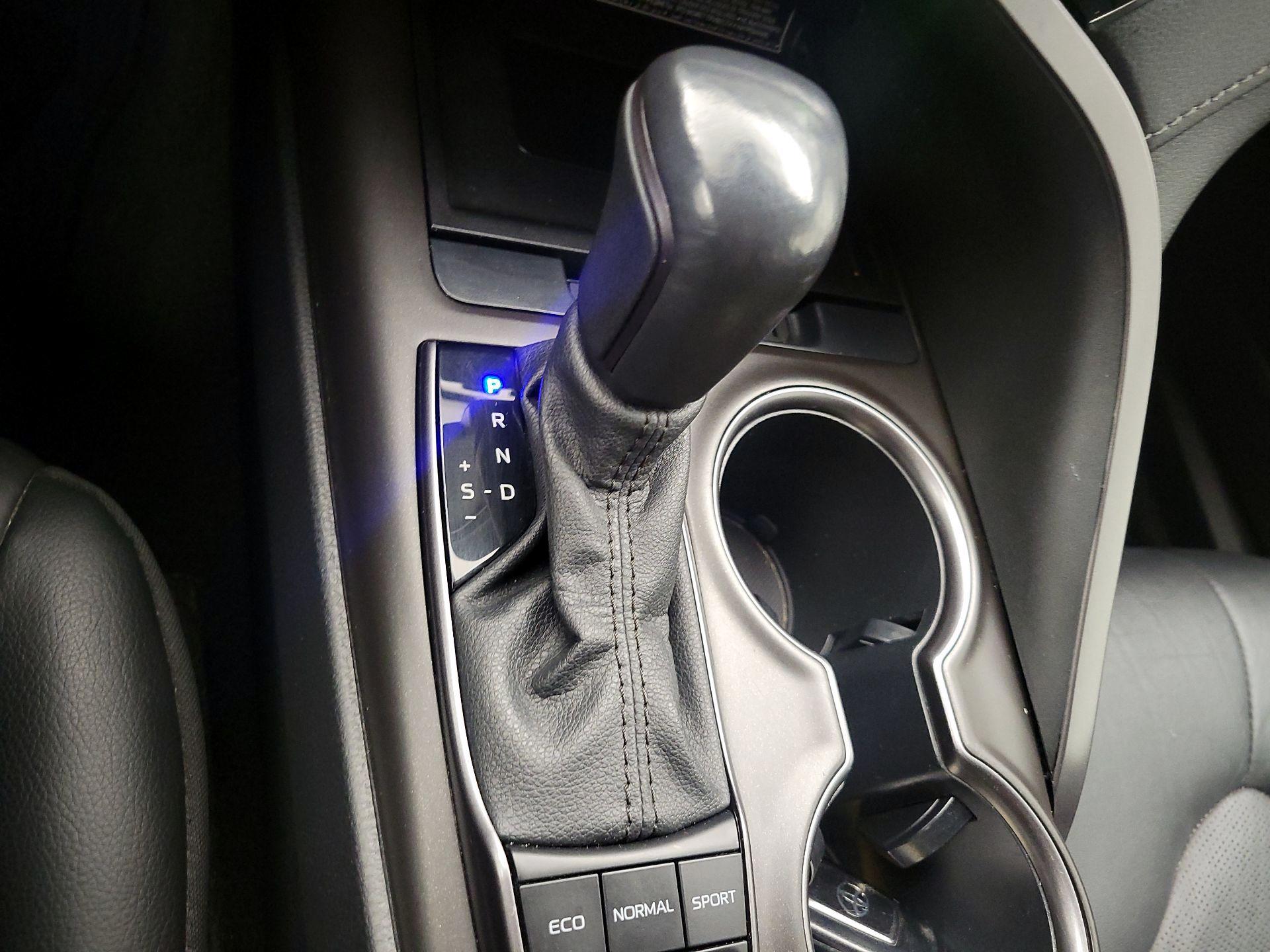 Thumbnail: 2021 Toyota Camry - 17