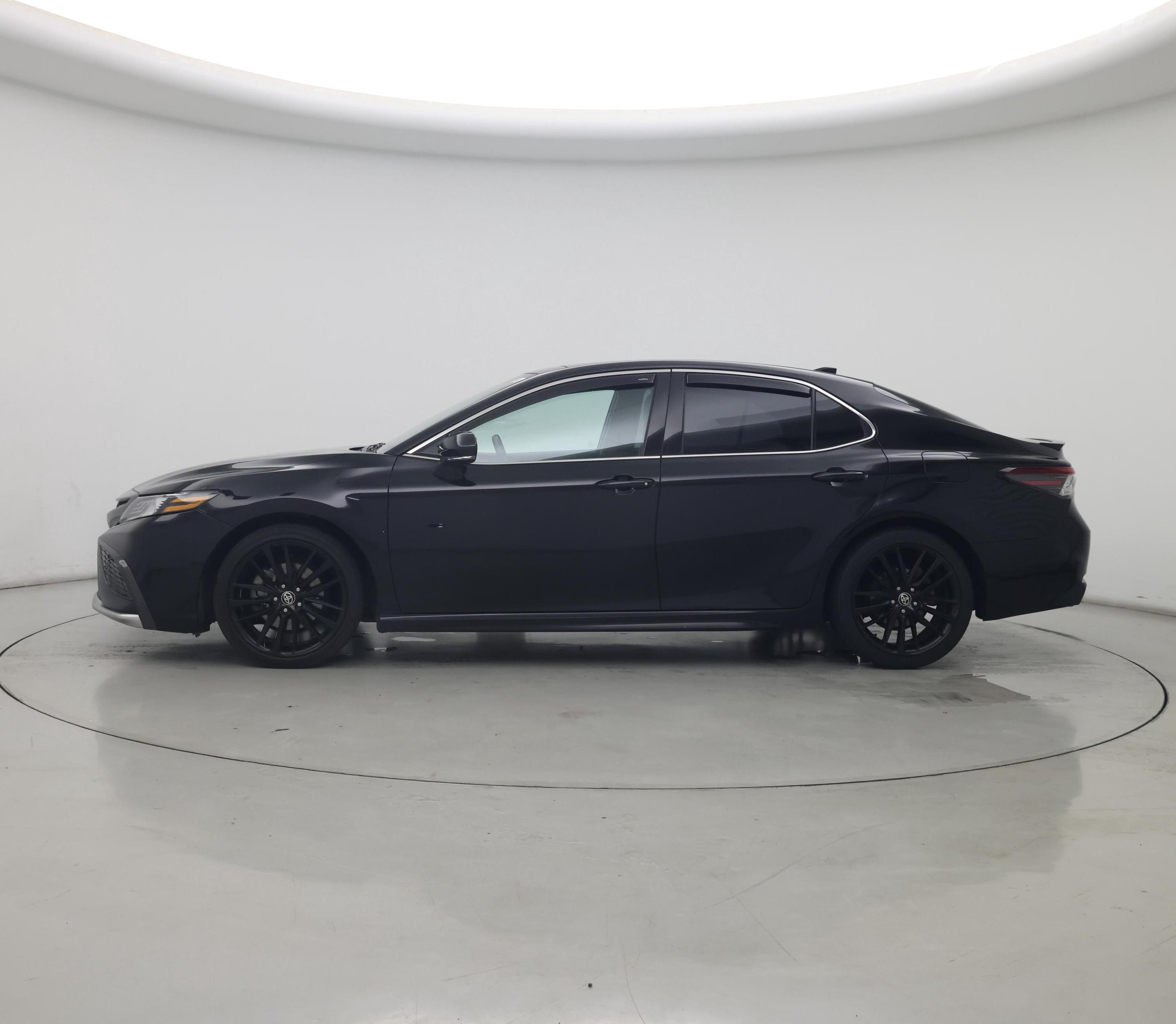 Thumbnail: 2021 Toyota Camry - 3