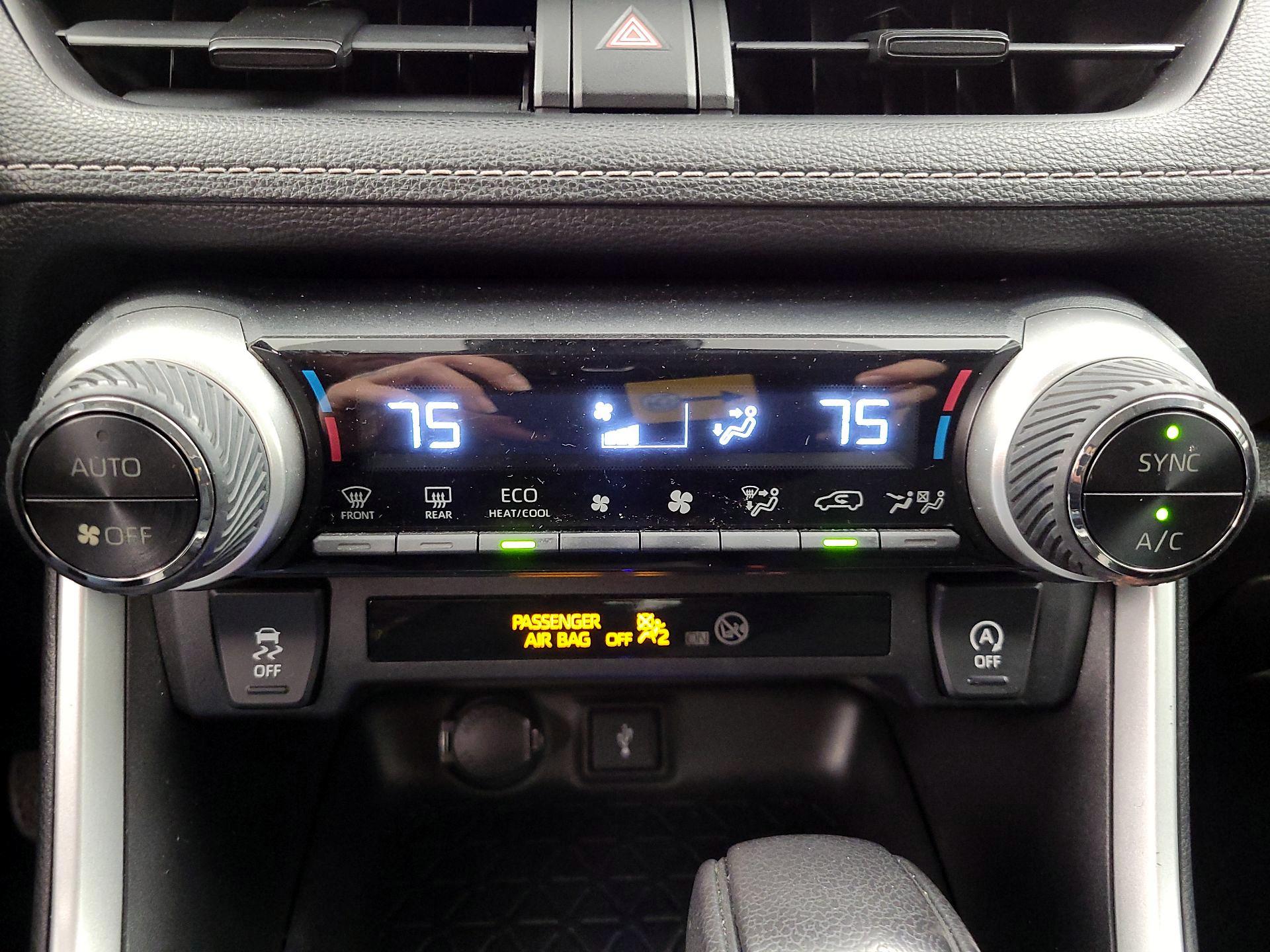 Thumbnail: 2020 Toyota RAV4 - 16