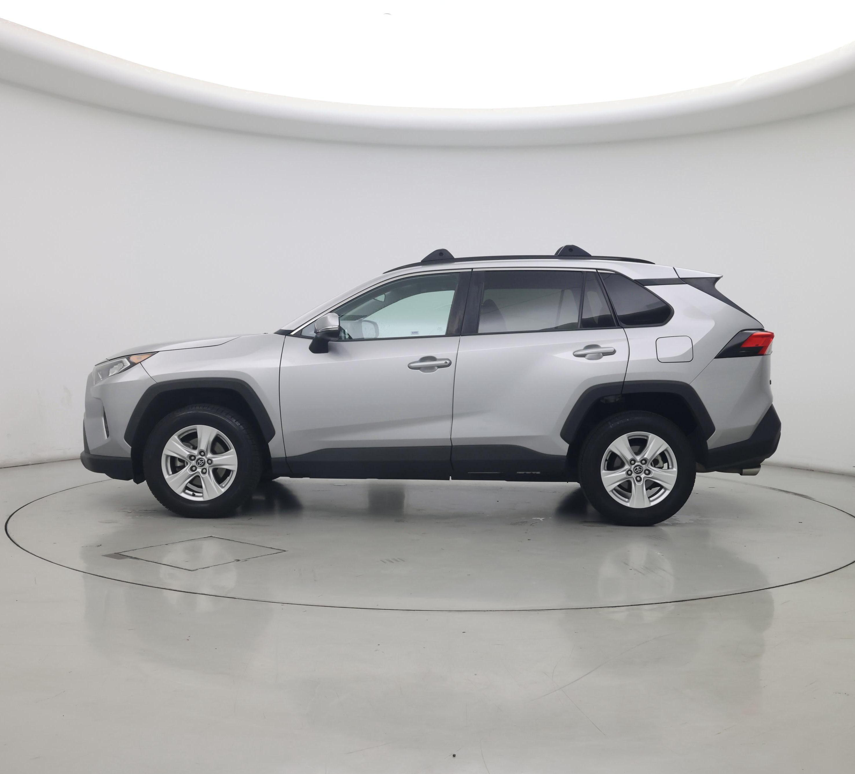 Thumbnail: 2020 Toyota RAV4 - 3