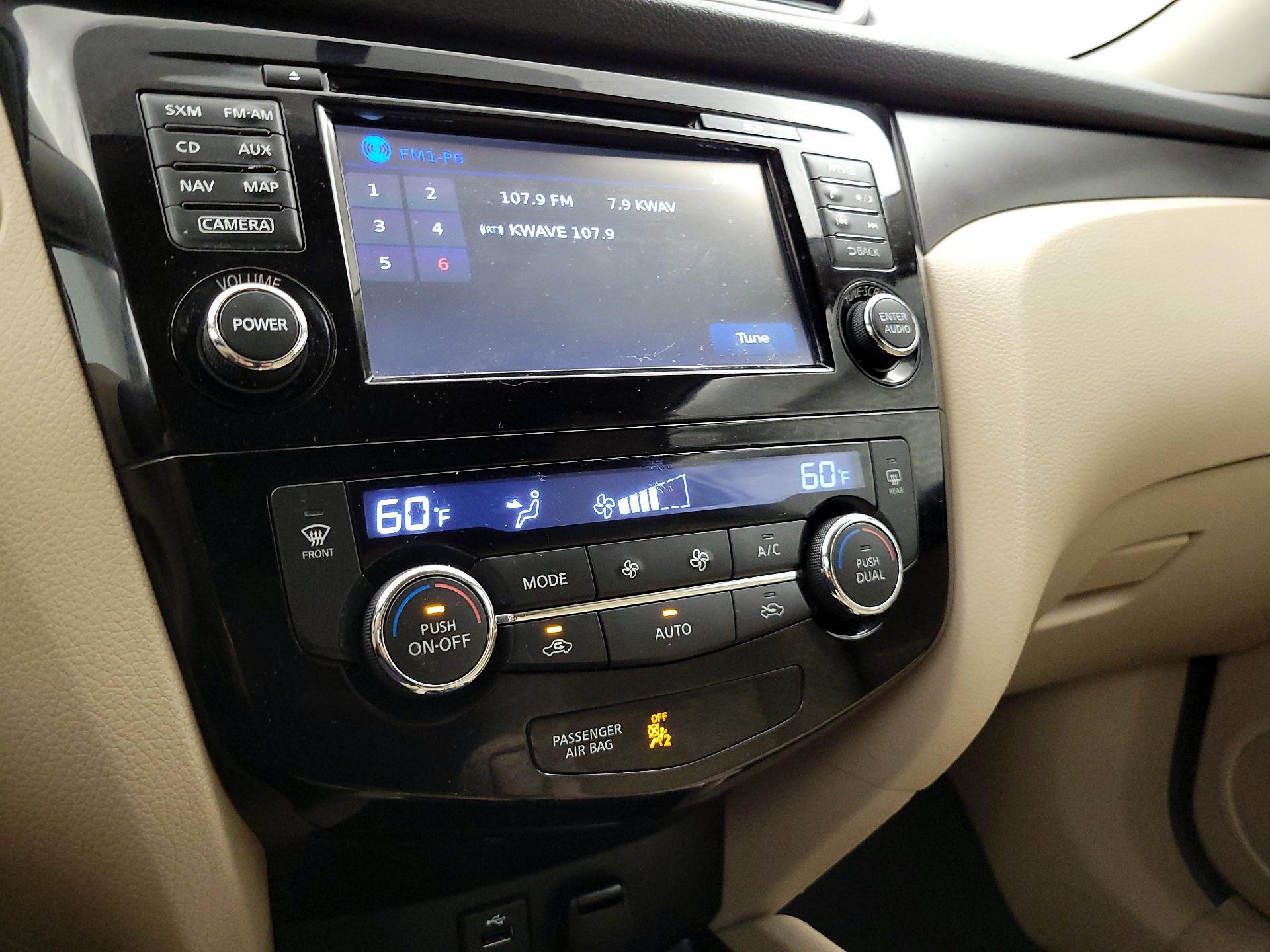 Thumbnail: 2015 Nissan Rogue - 16