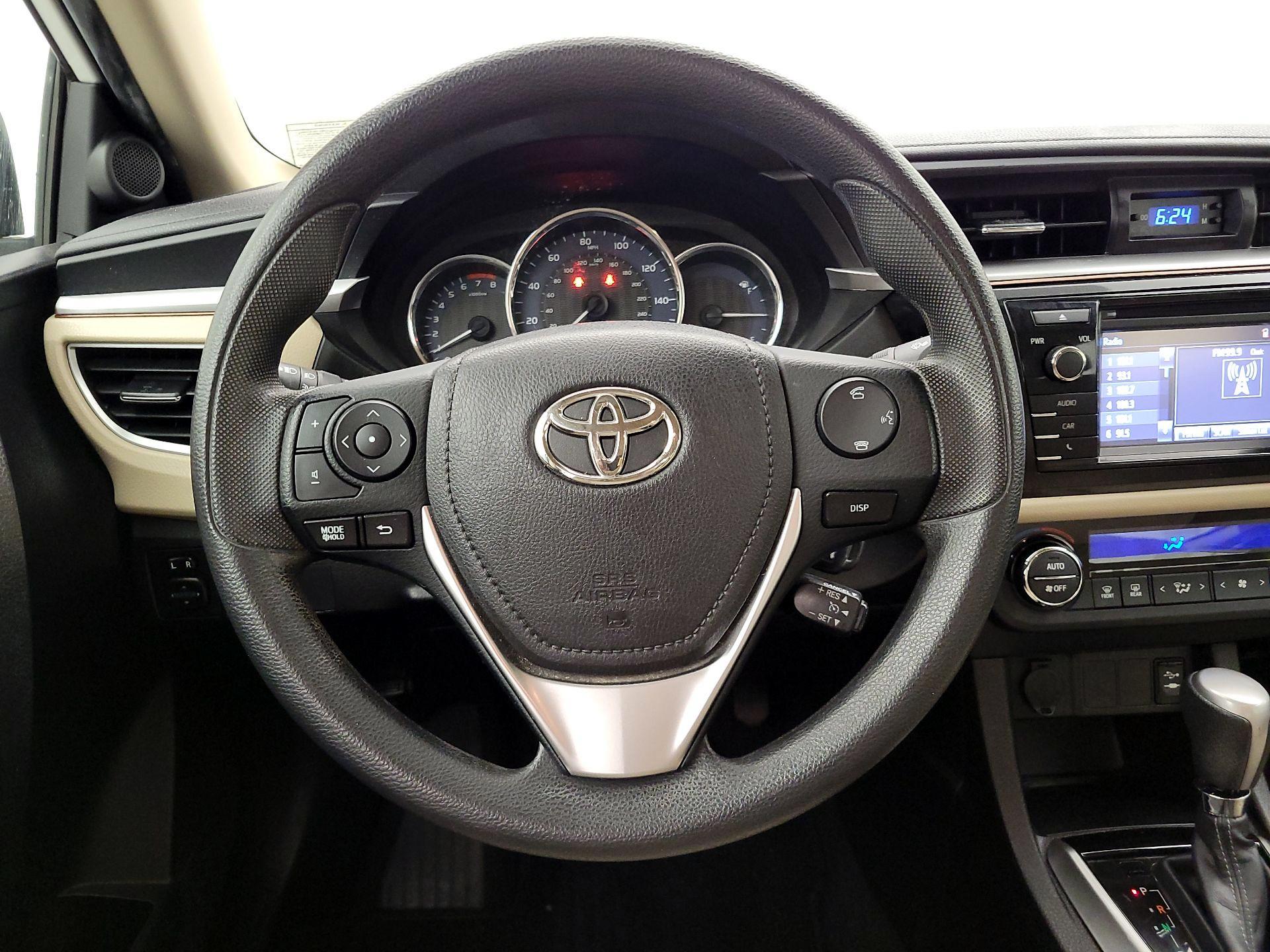 Thumbnail: 2015 Toyota Corolla - 10