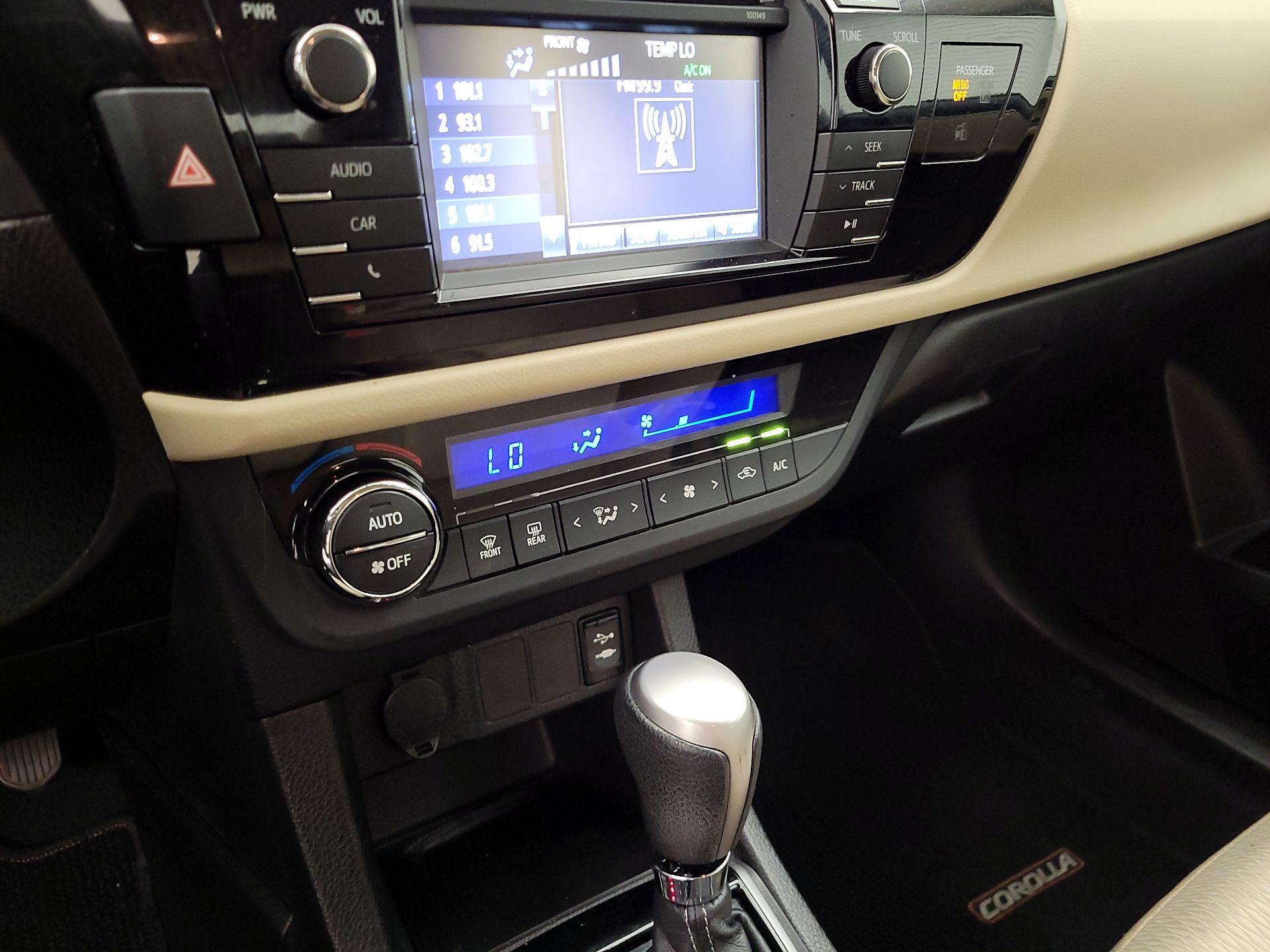 Thumbnail: 2015 Toyota Corolla - 16