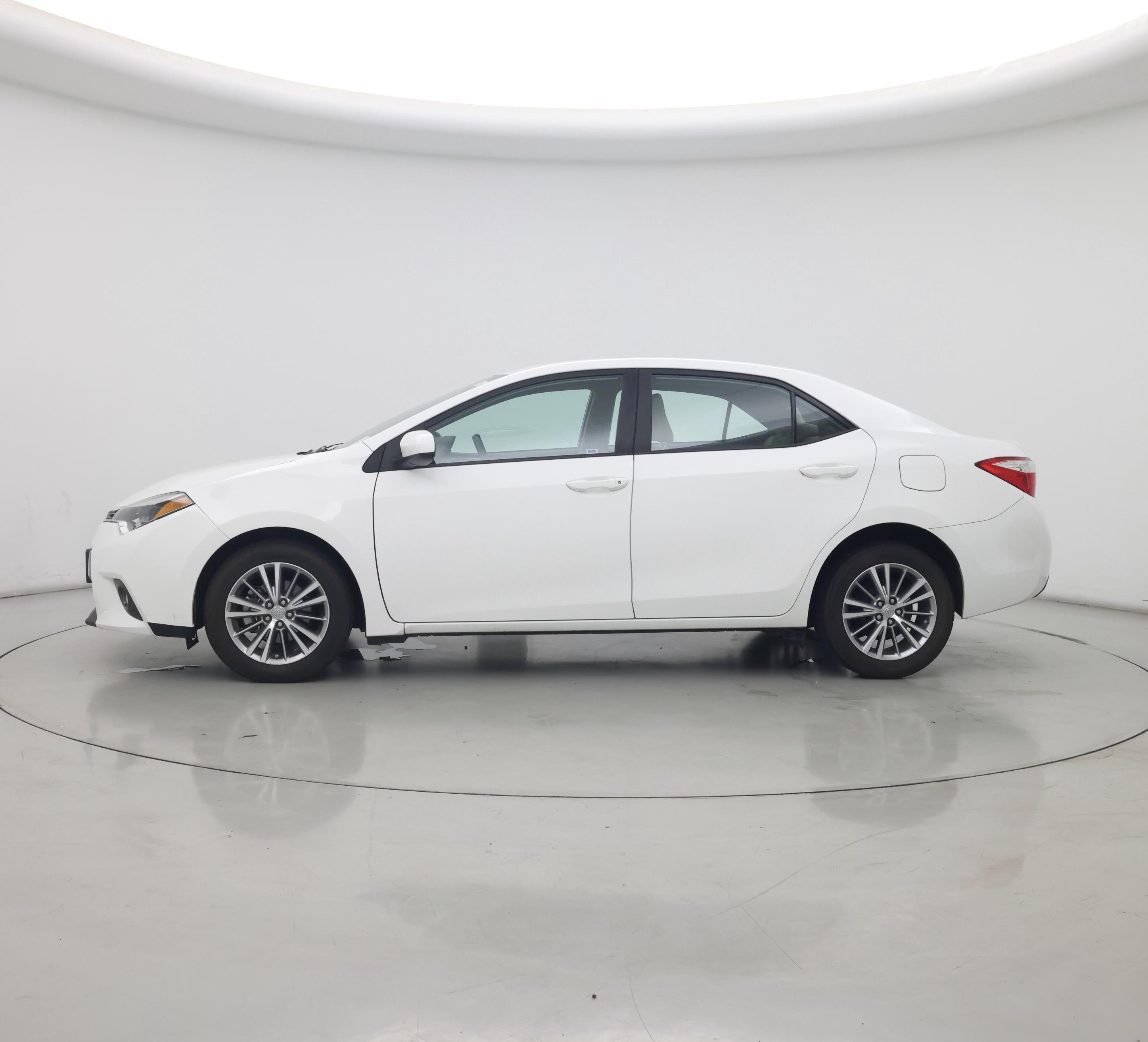 Thumbnail: 2015 Toyota Corolla - 3