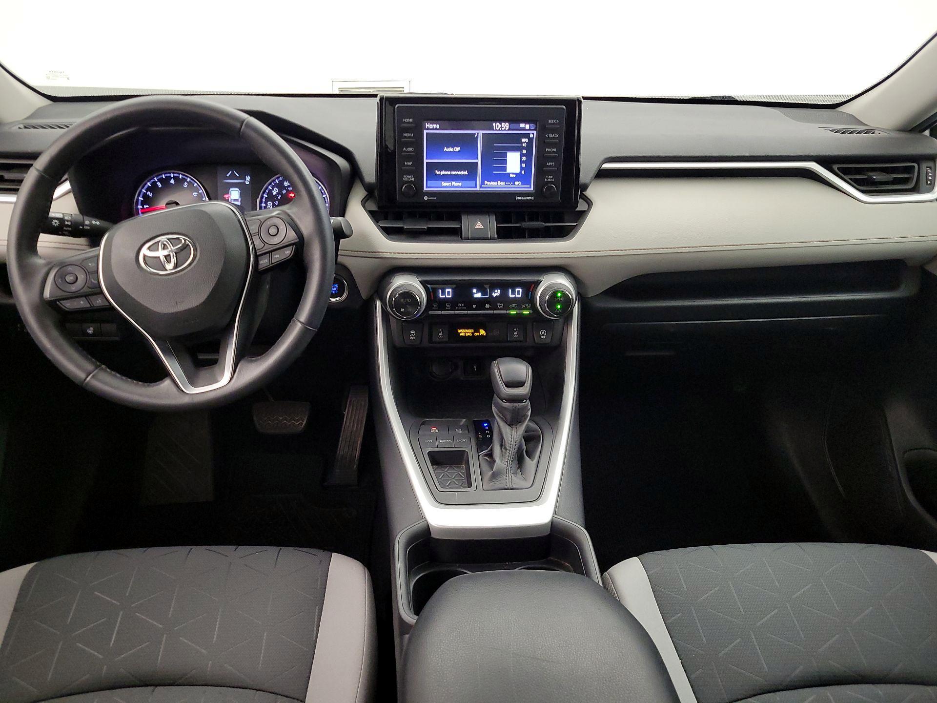 Thumbnail: 2020 Toyota RAV4 - 9