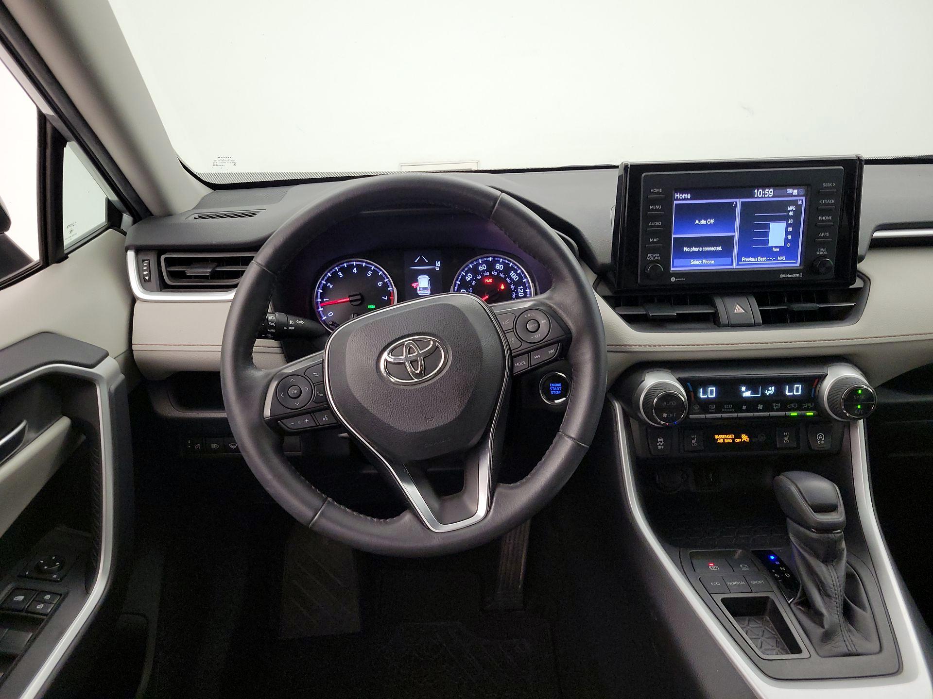 Thumbnail: 2020 Toyota RAV4 - 10