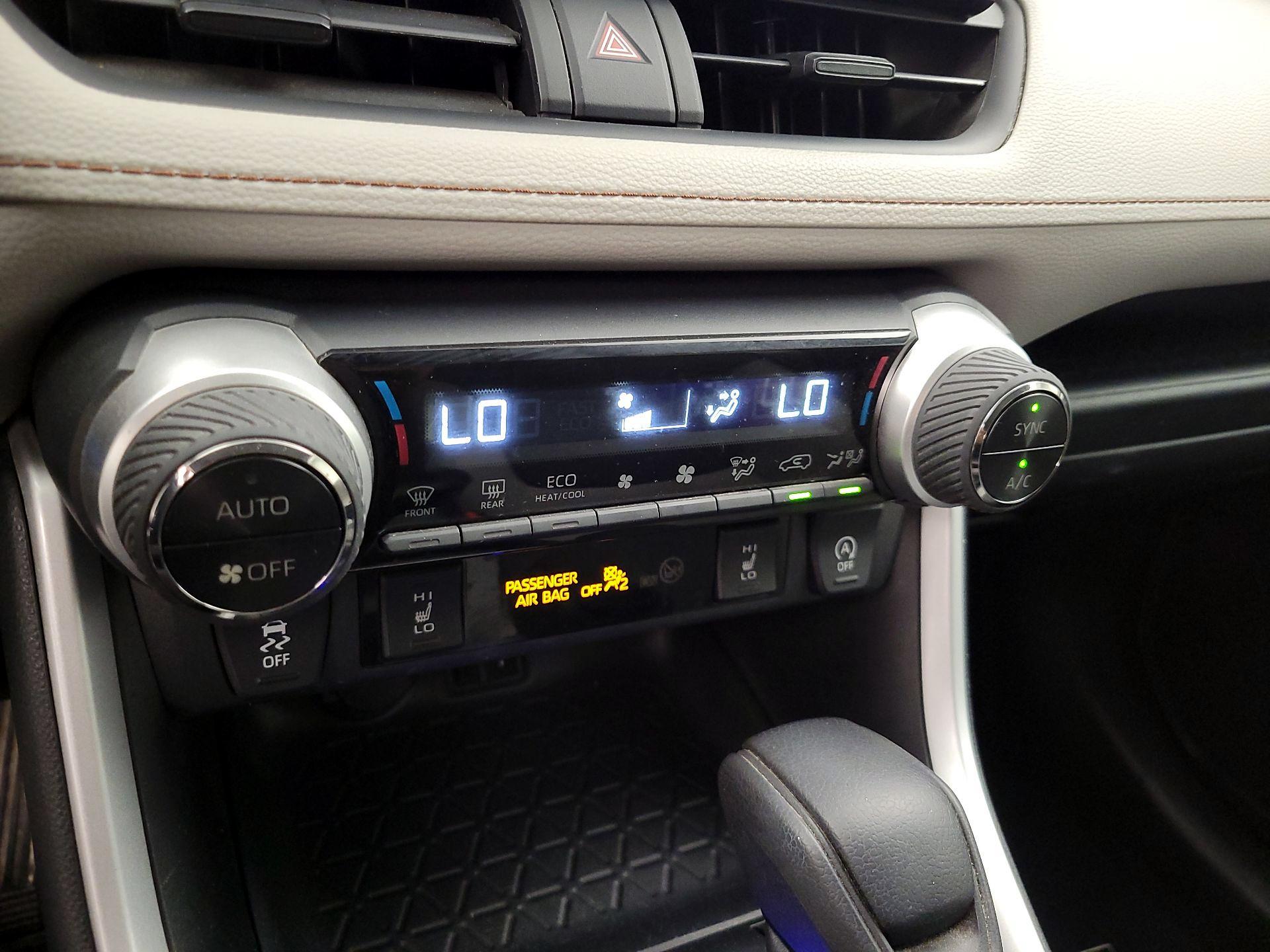 Thumbnail: 2020 Toyota RAV4 - 15