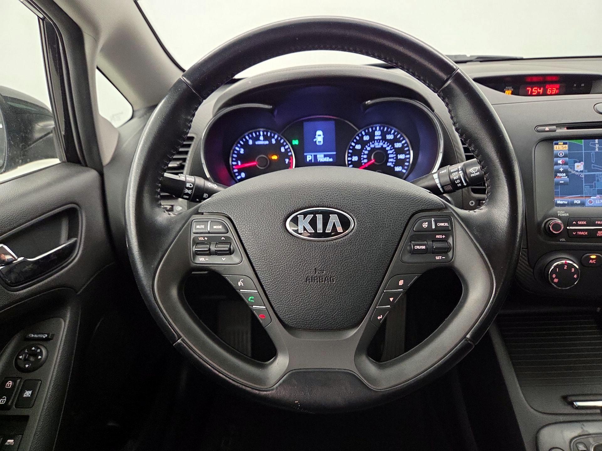Thumbnail: 2016 Kia Forte - 10