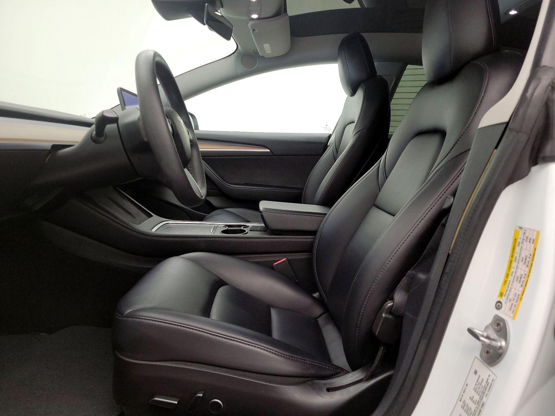 Thumbnail: 2022 Tesla Model 3 - 11