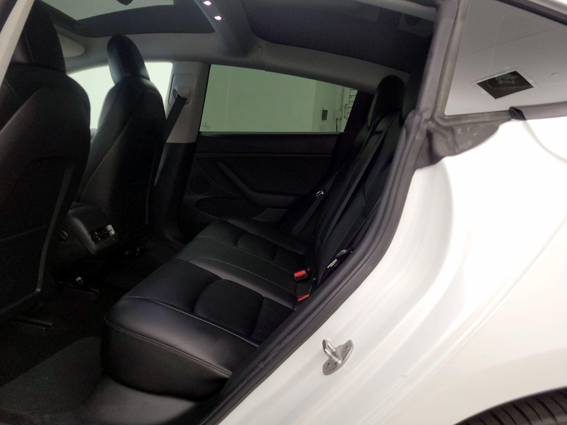 Thumbnail: 2022 Tesla Model 3 - 18