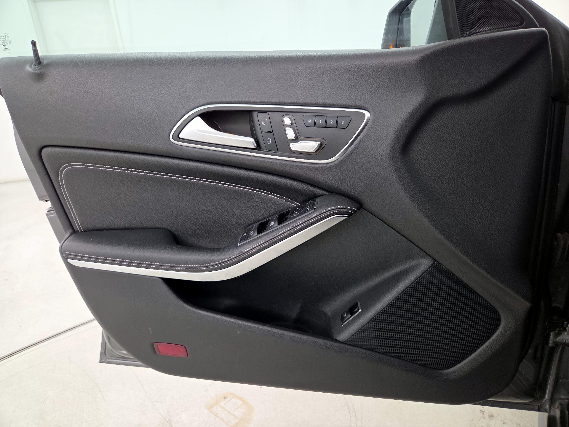 Thumbnail: 2019 Mercedes-Benz CLA - 12