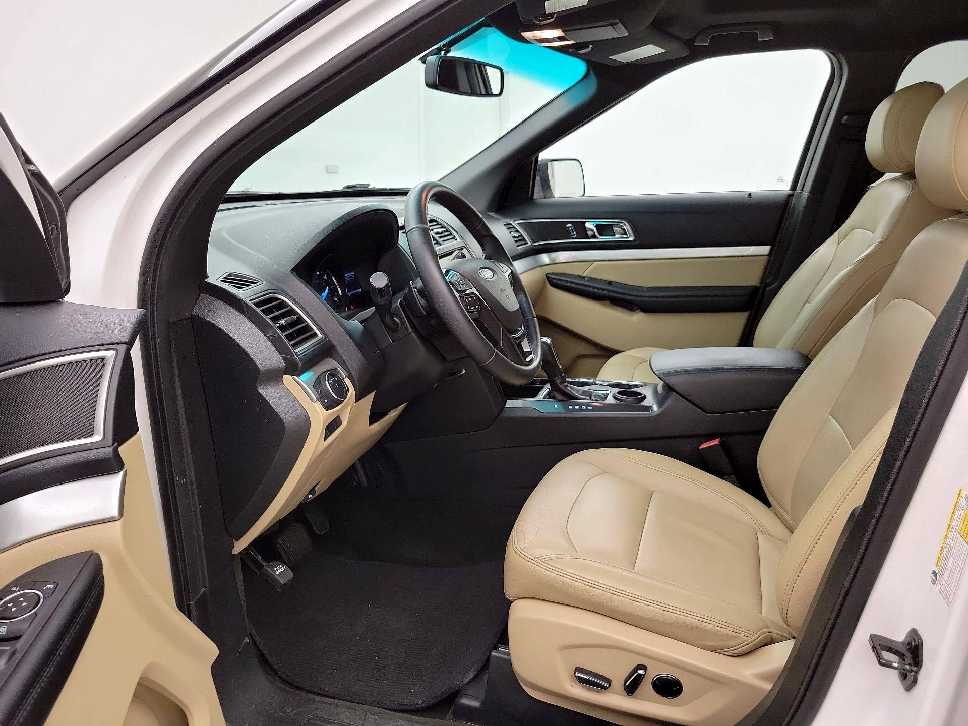 Thumbnail: 2016 Ford Explorer - 11