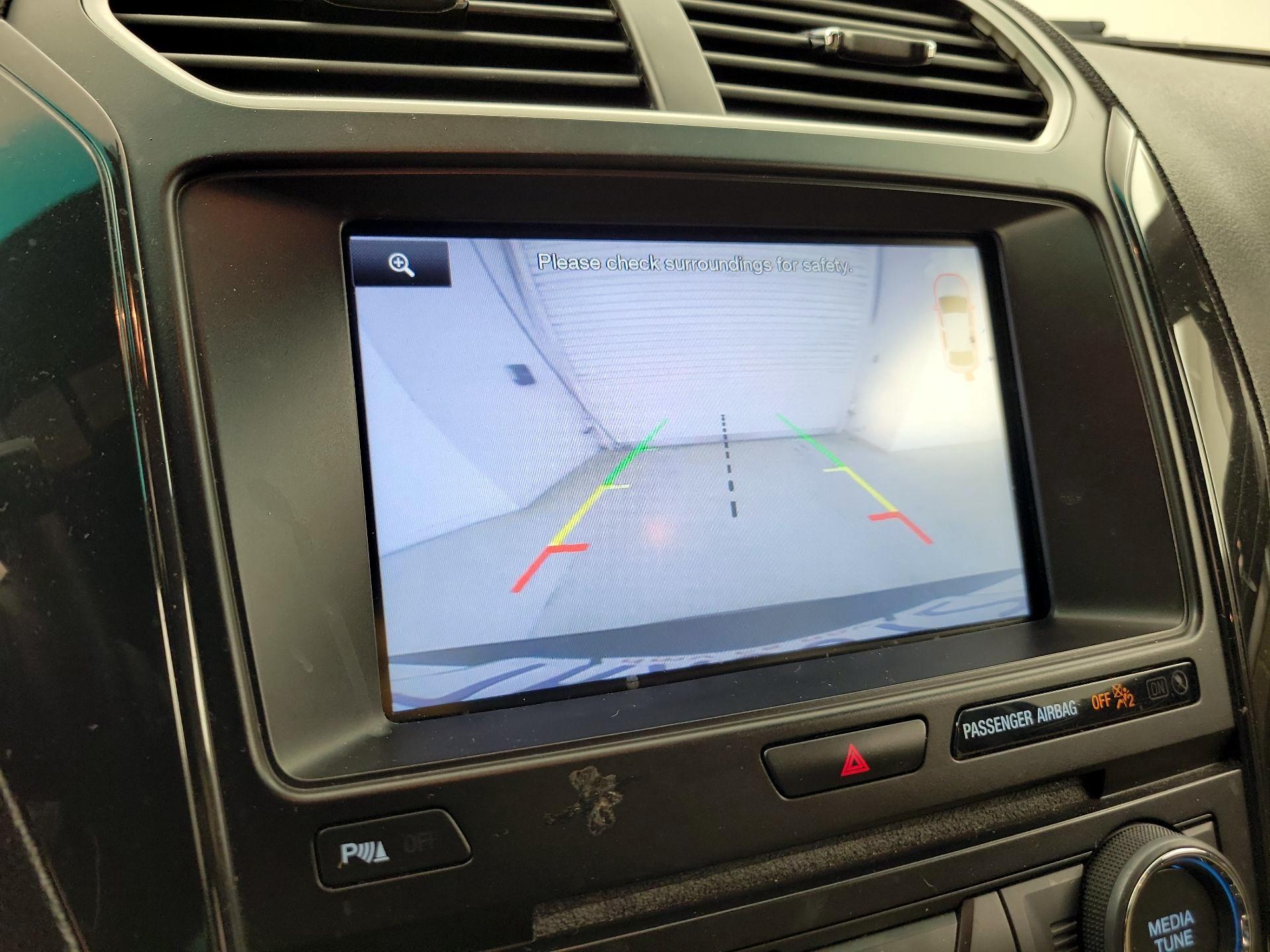 Thumbnail: 2016 Ford Explorer - 15