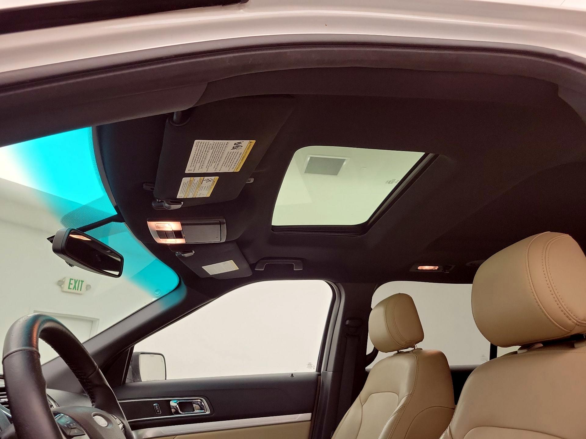 Thumbnail: 2016 Ford Explorer - 20