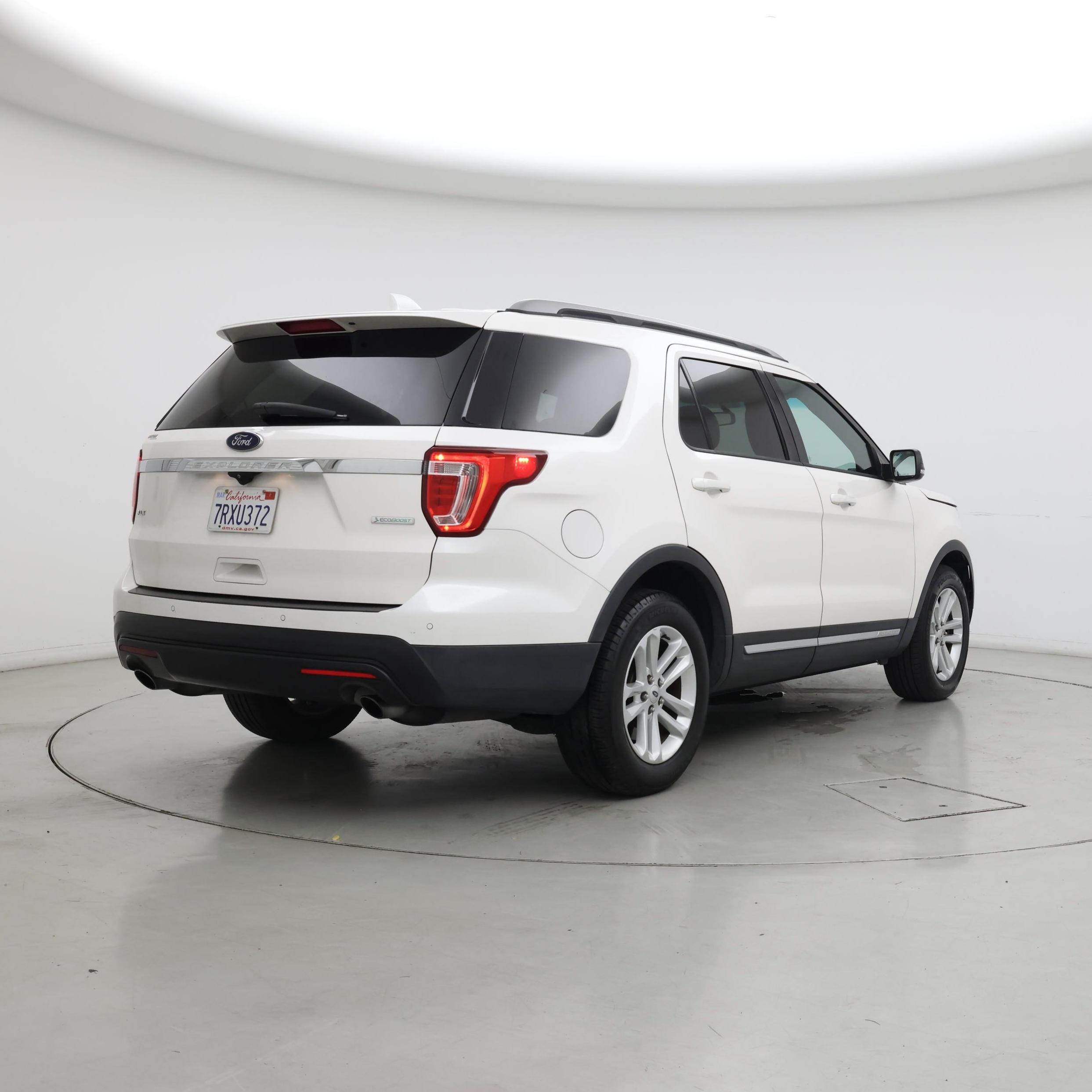 Thumbnail: 2016 Ford Explorer - 8