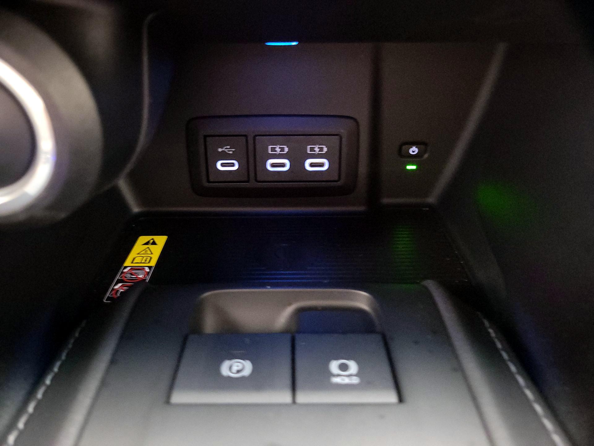 Thumbnail: 2023 Toyota Venza - 19