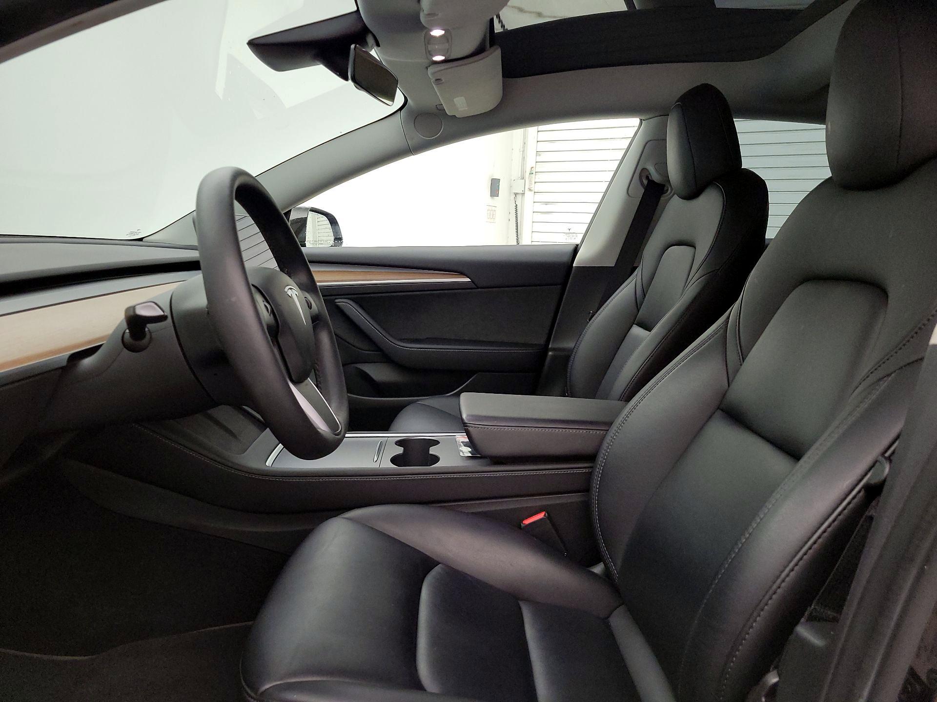 Thumbnail: 2022 Tesla Model 3 - 11