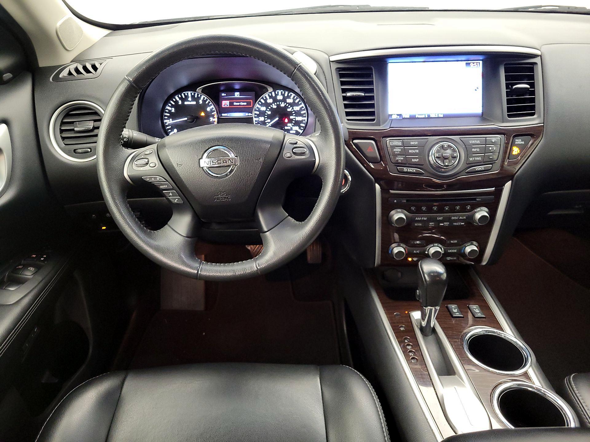 Thumbnail: 2016 Nissan Pathfinder - 10