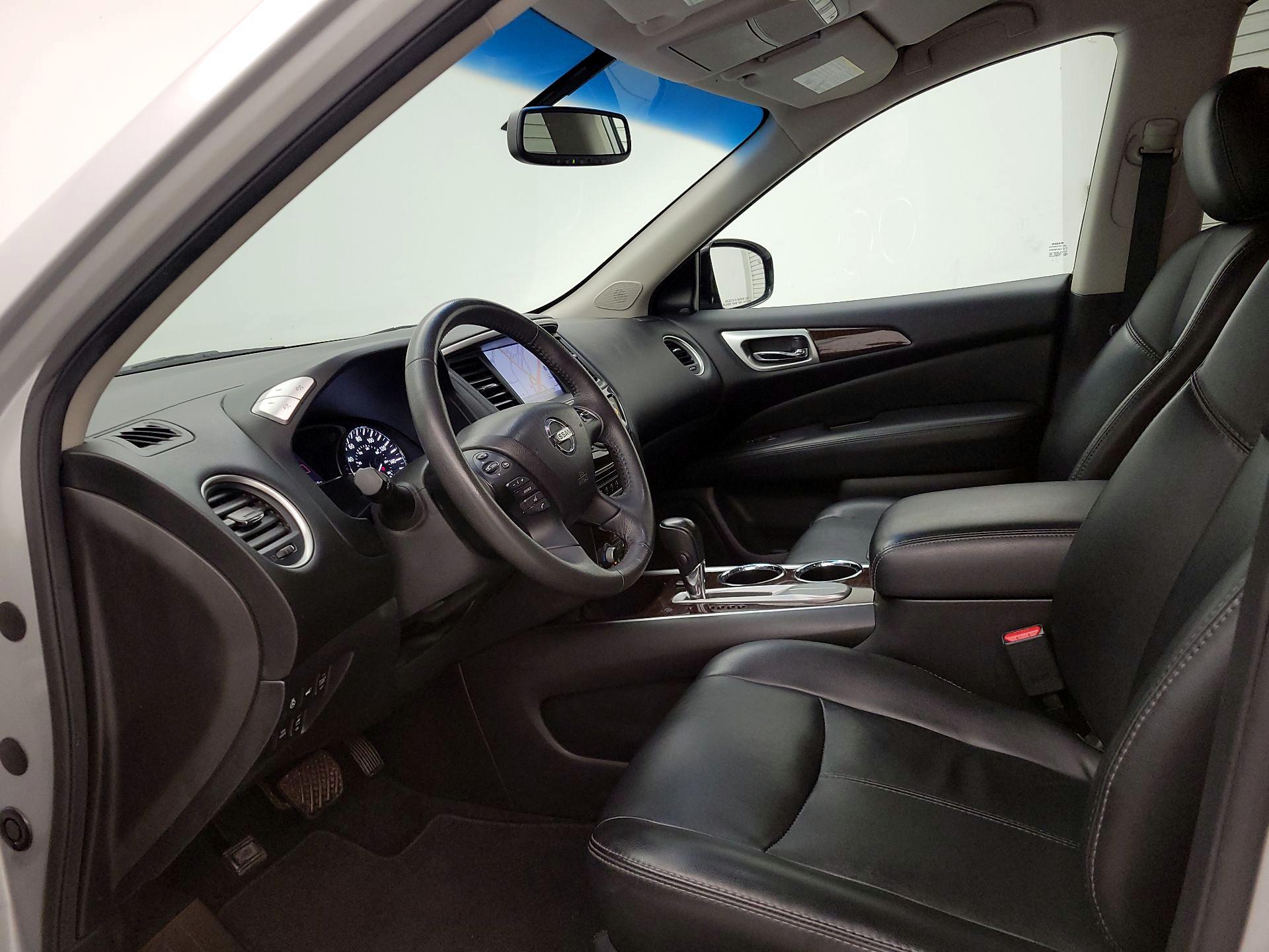 Thumbnail: 2016 Nissan Pathfinder - 11