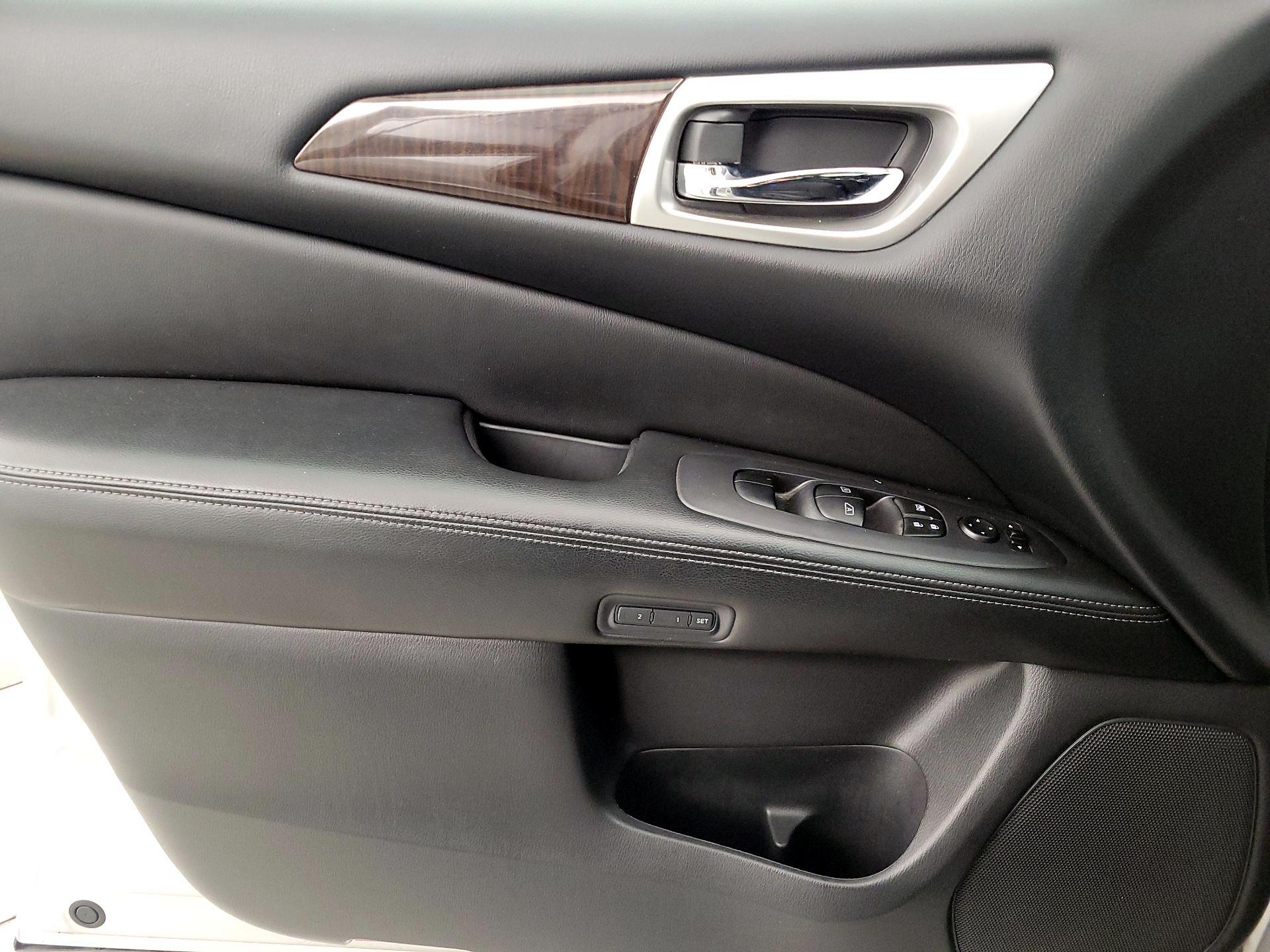 Thumbnail: 2016 Nissan Pathfinder - 12