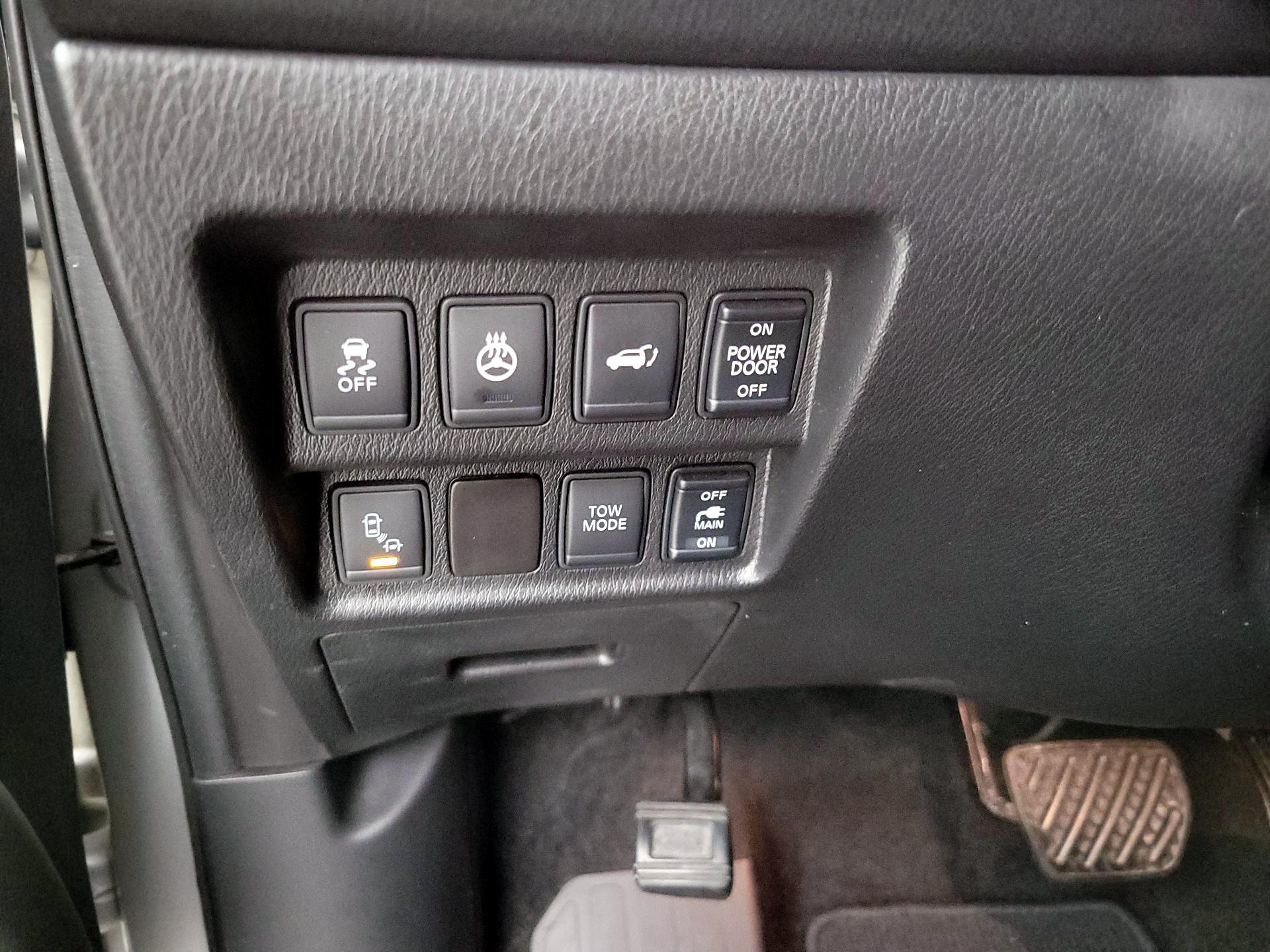 Thumbnail: 2016 Nissan Pathfinder - 13