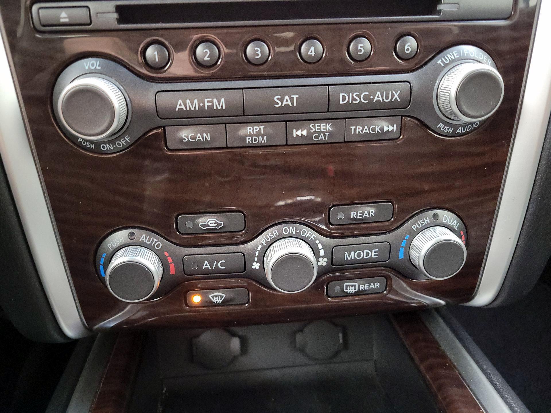 Thumbnail: 2016 Nissan Pathfinder - 17