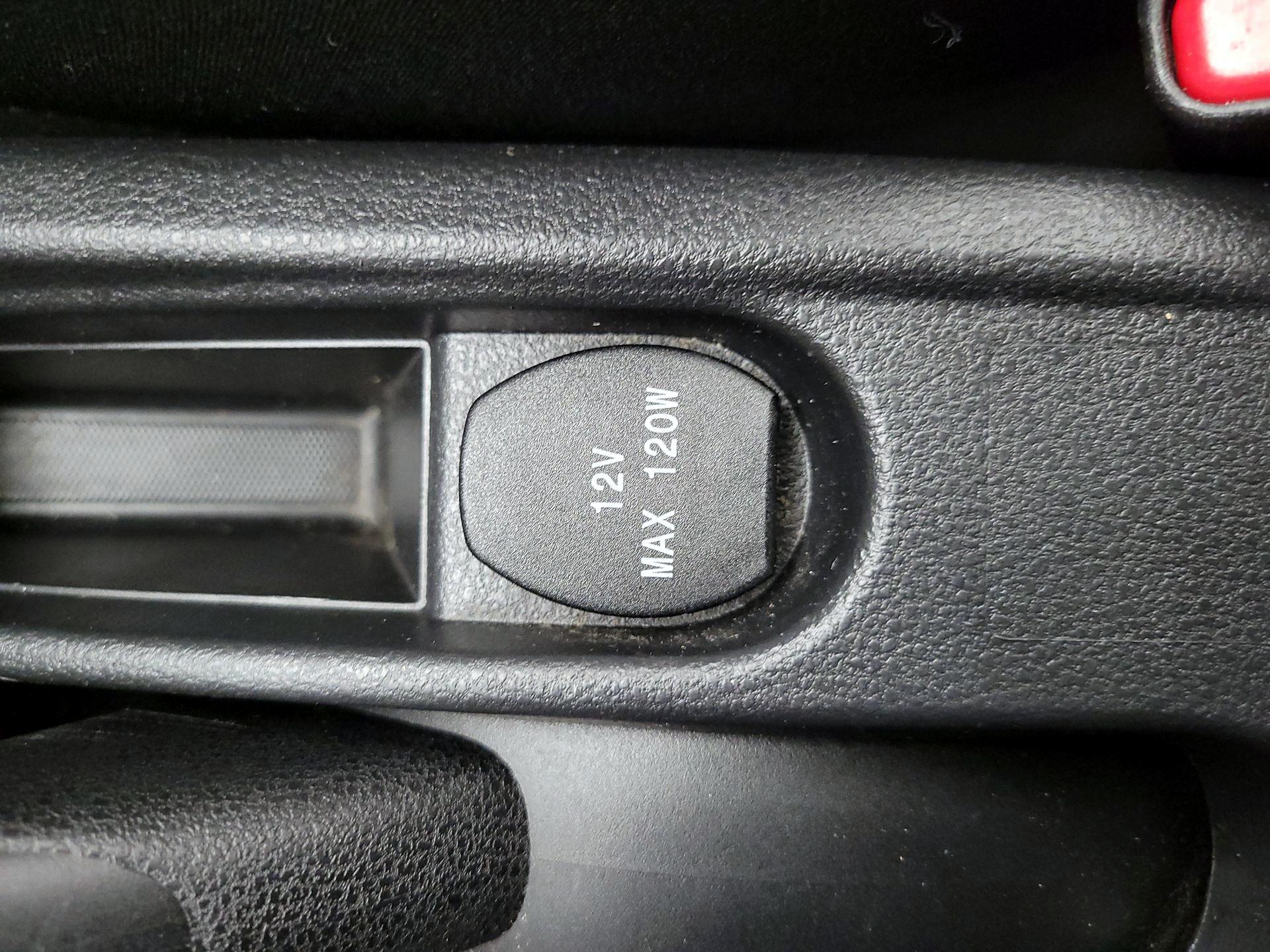 Thumbnail: 2014 Nissan Versa - 17