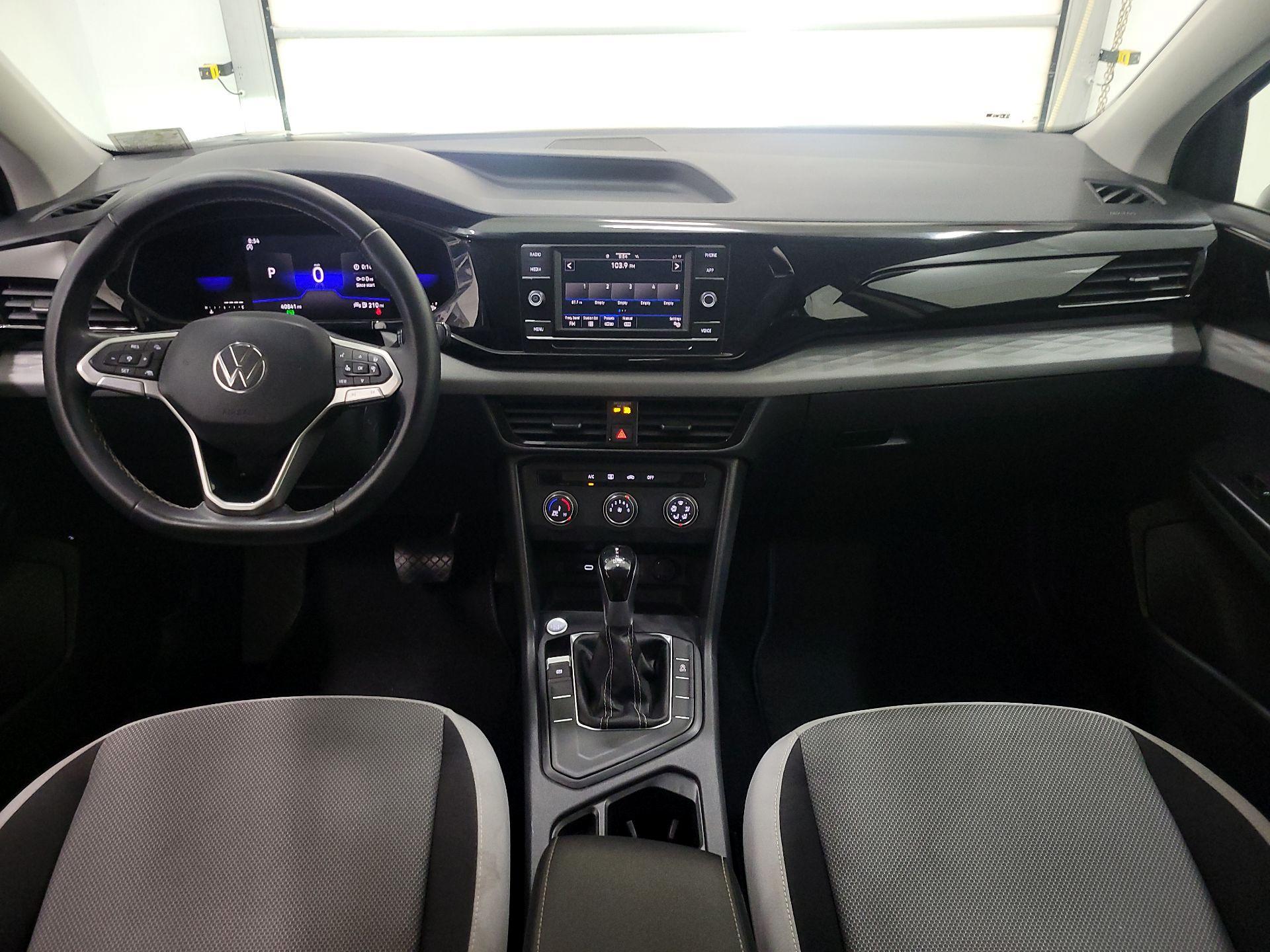 Thumbnail: 2022 Volkswagen Taos - 9