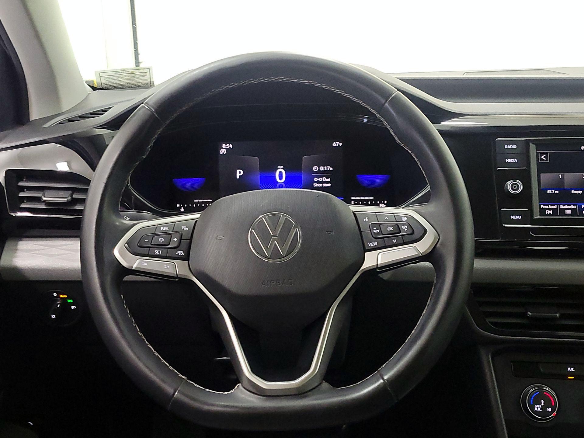 Thumbnail: 2022 Volkswagen Taos - 10