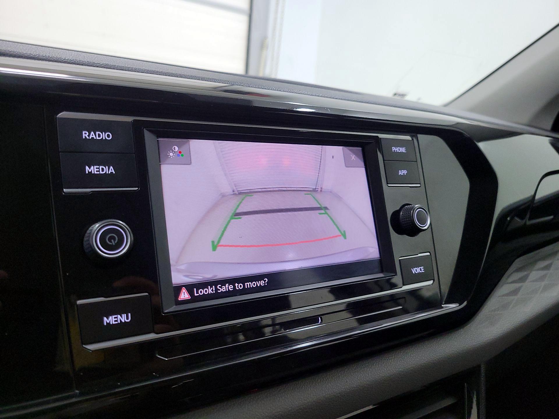 Thumbnail: 2022 Volkswagen Taos - 14