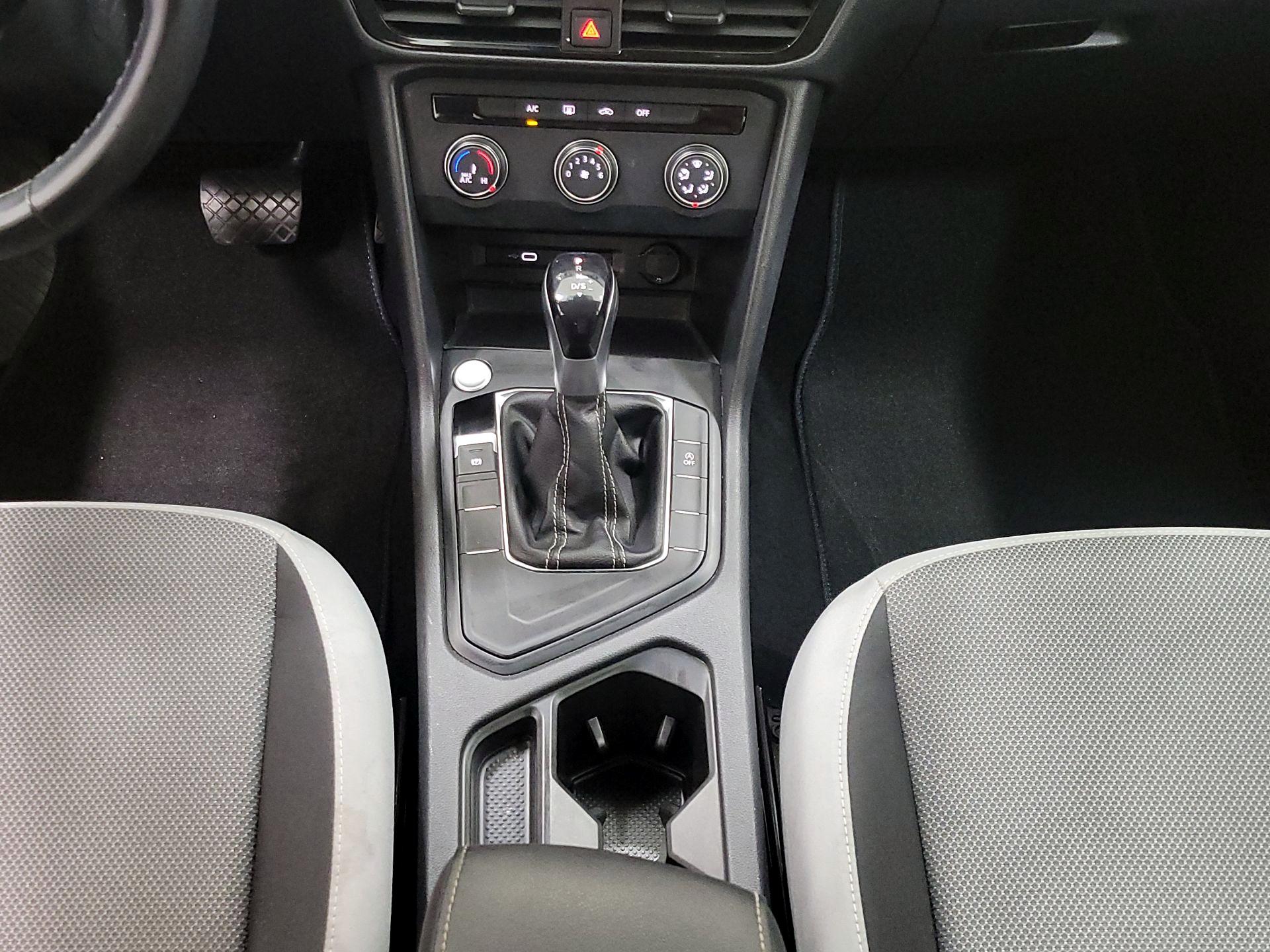 Thumbnail: 2022 Volkswagen Taos - 17